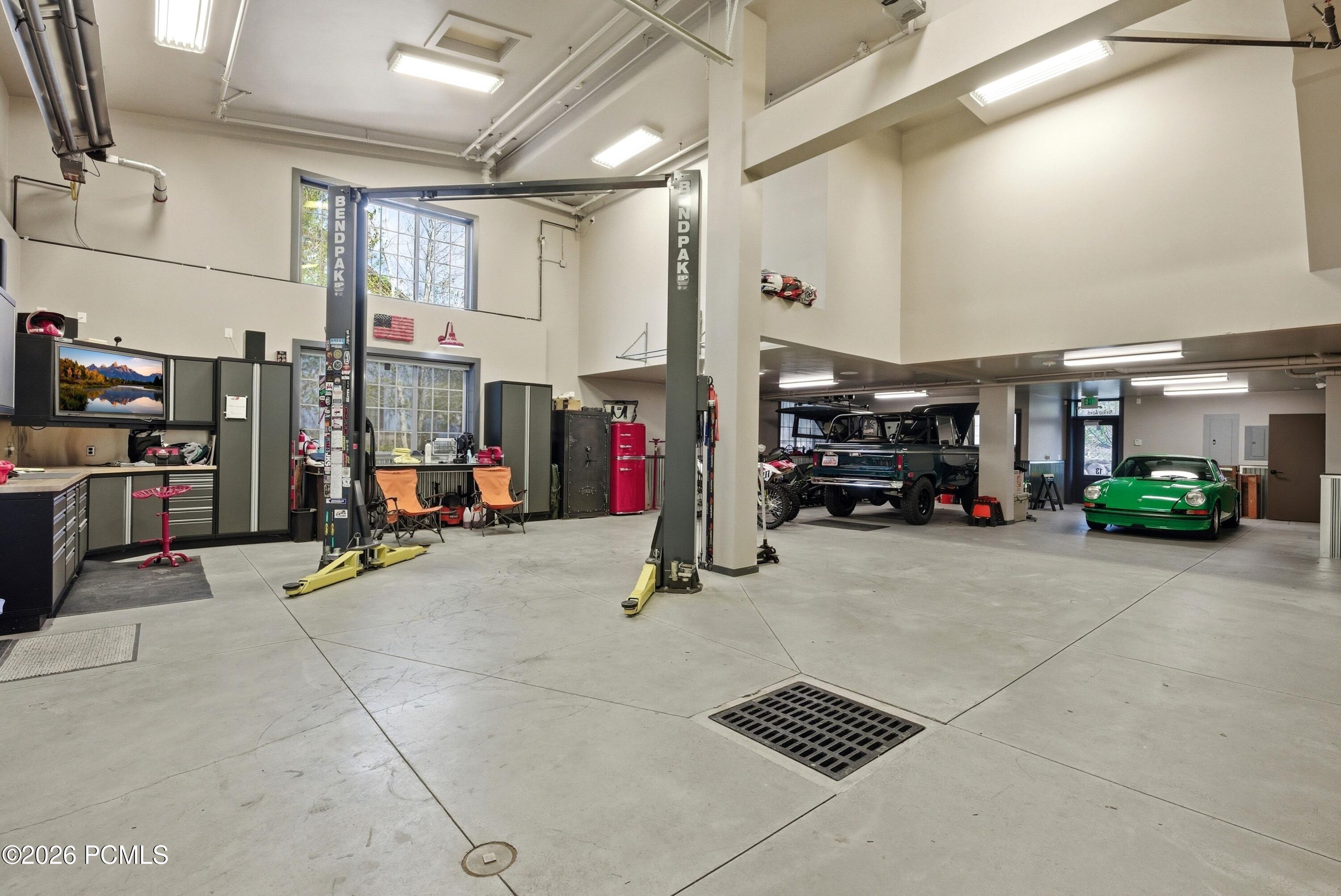 1200 W Lori Lane C13