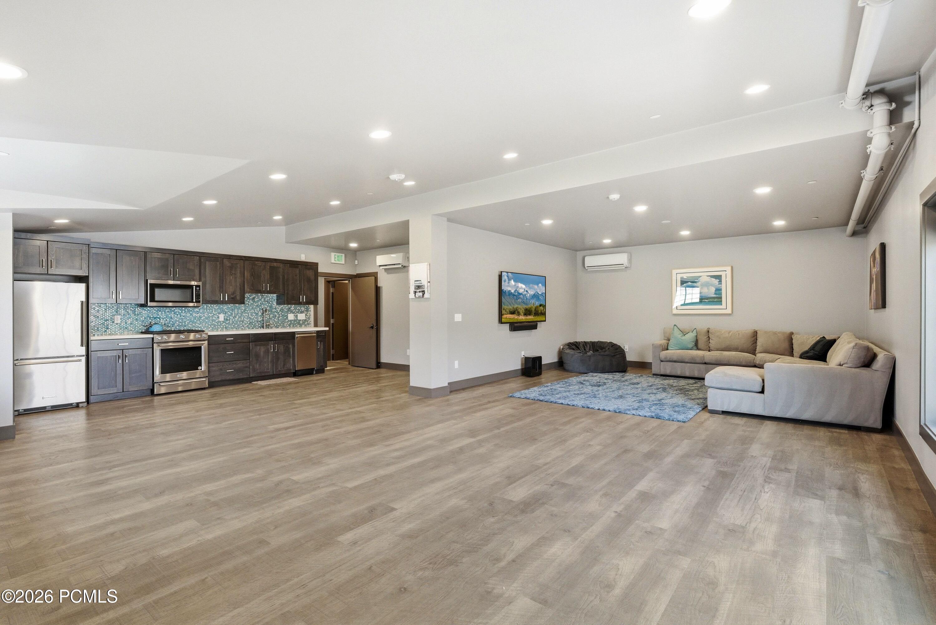 1200 W Lori Lane C13