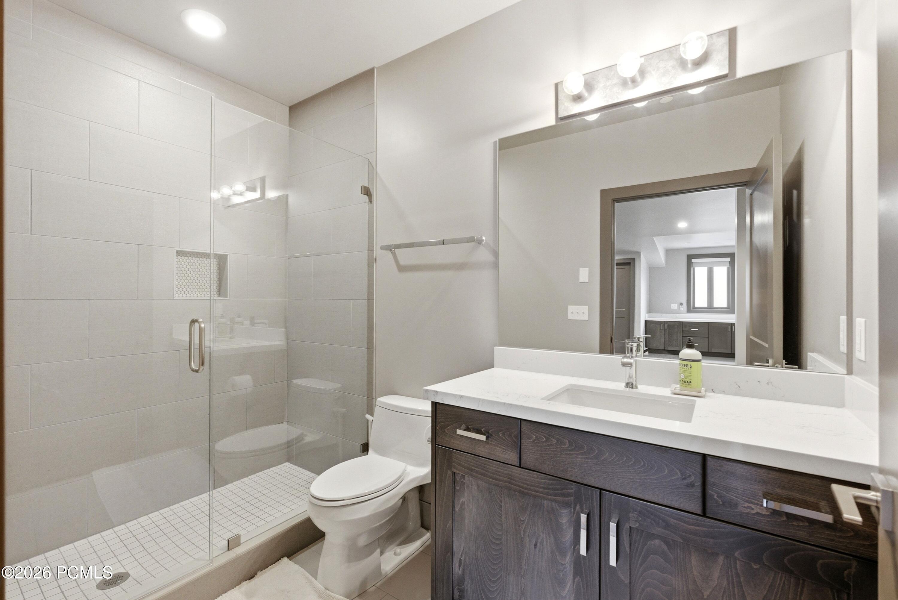 1200 W Lori Lane C13