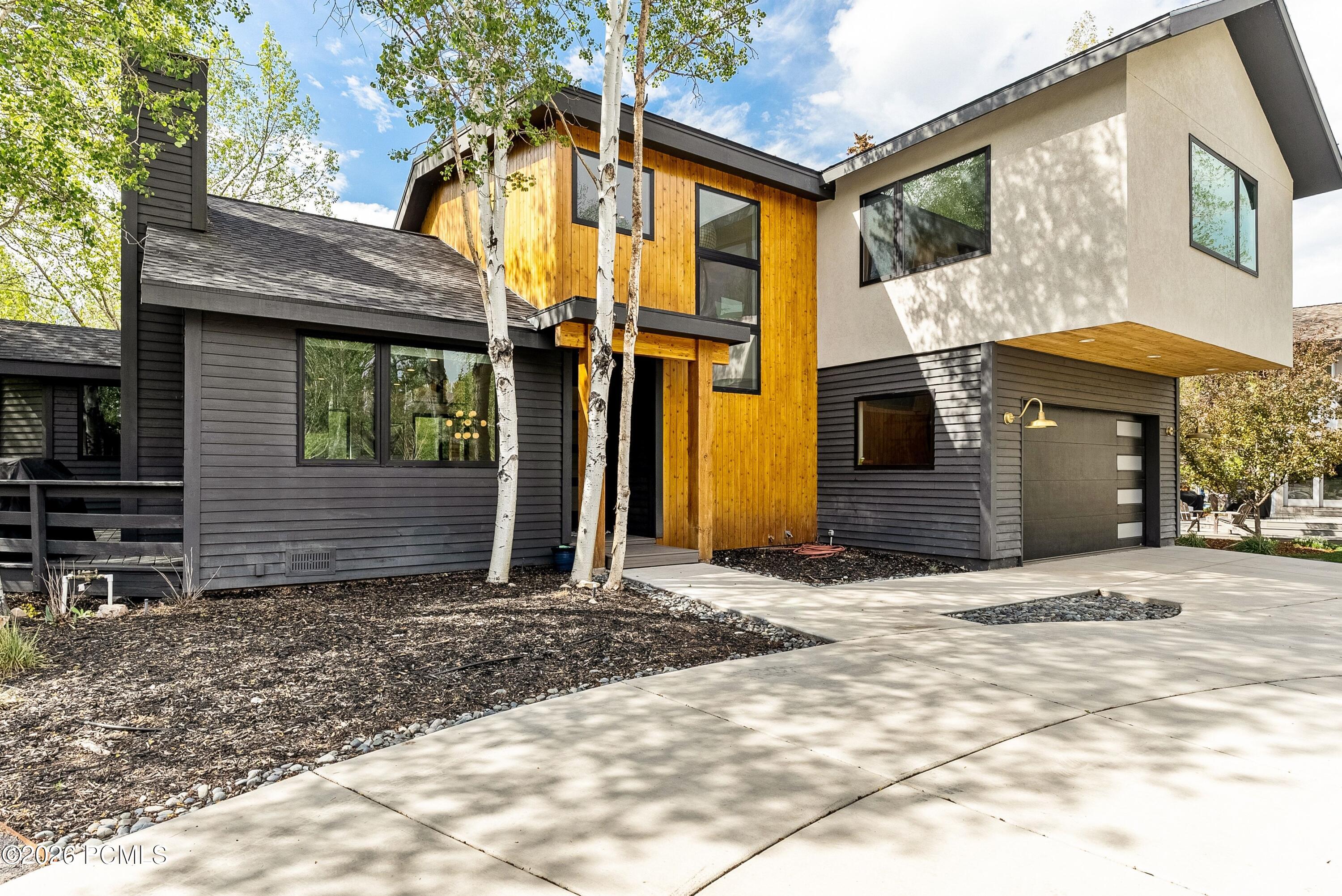 1702 Creek Side Lane