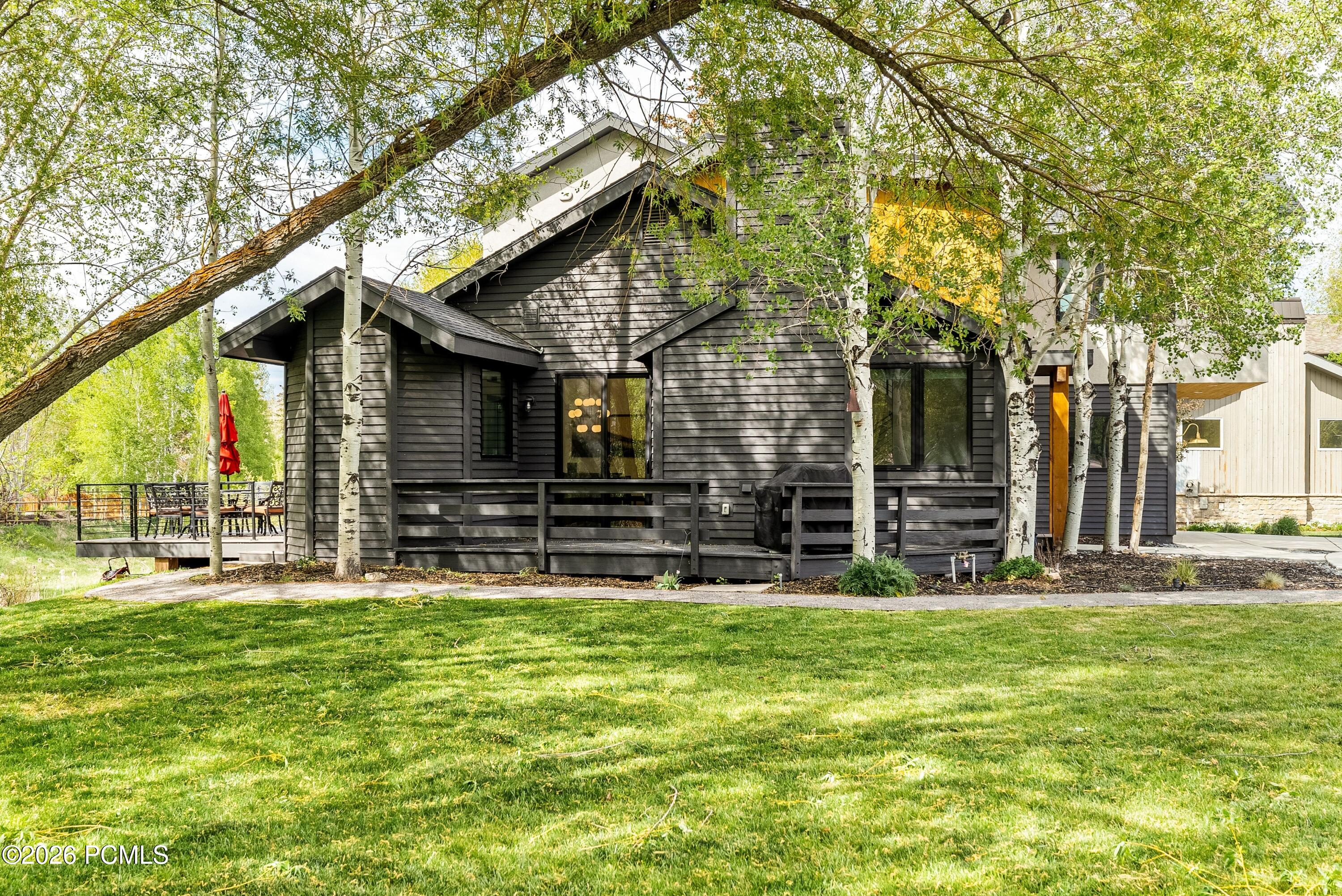 1702 Creek Side Lane