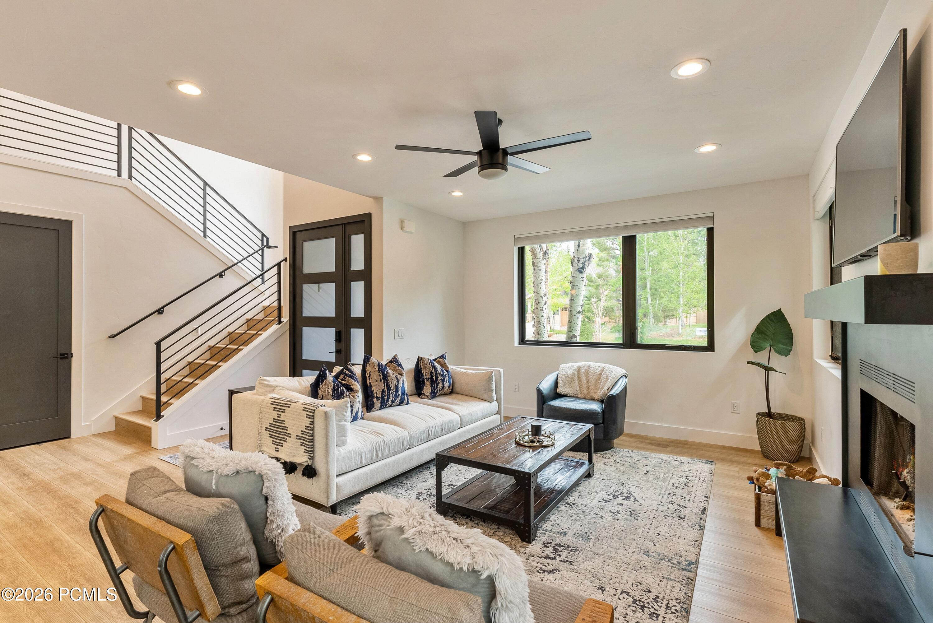 1702 Creek Side Lane