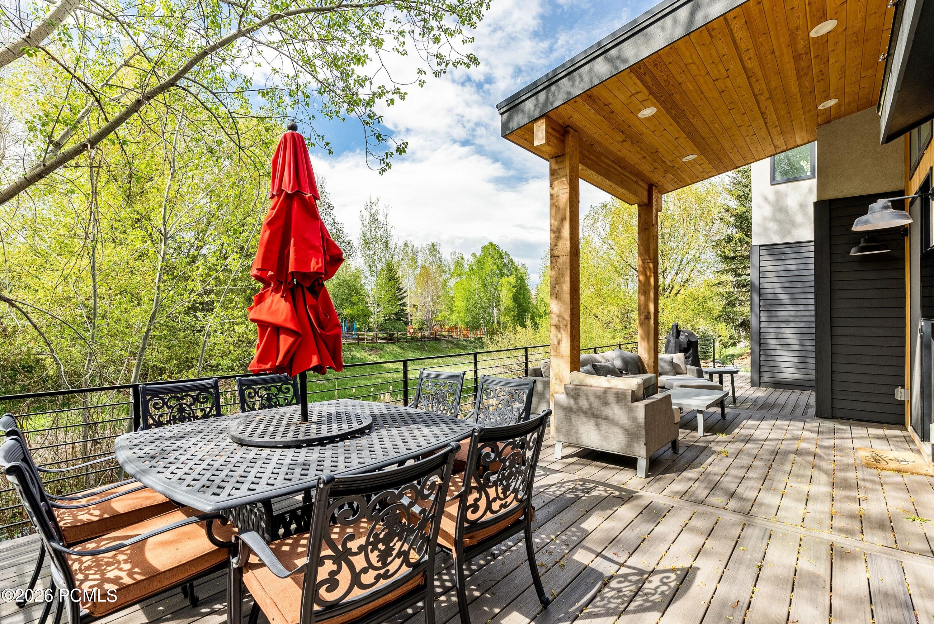 1702 Creek Side Lane