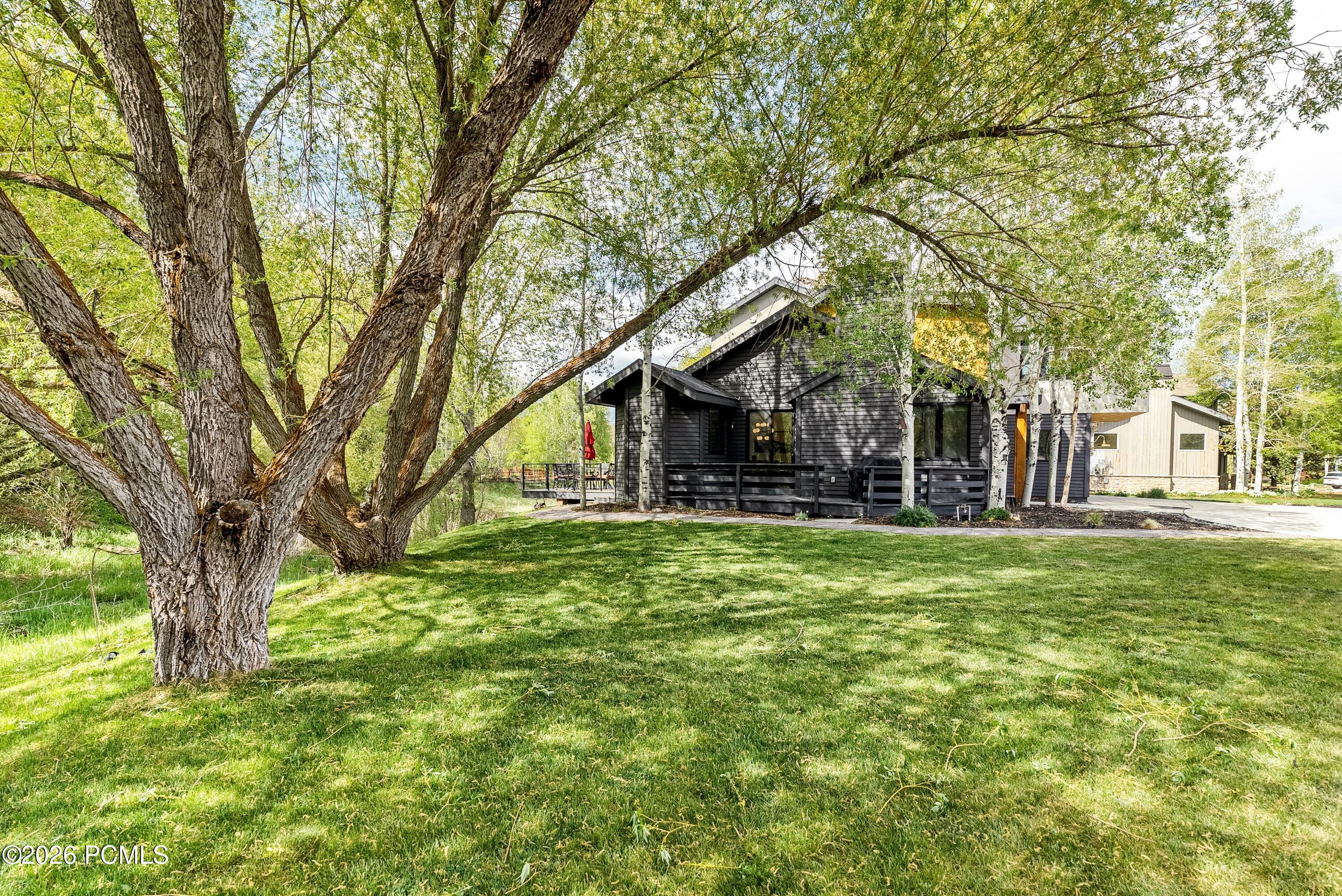1702 Creek Side Lane
