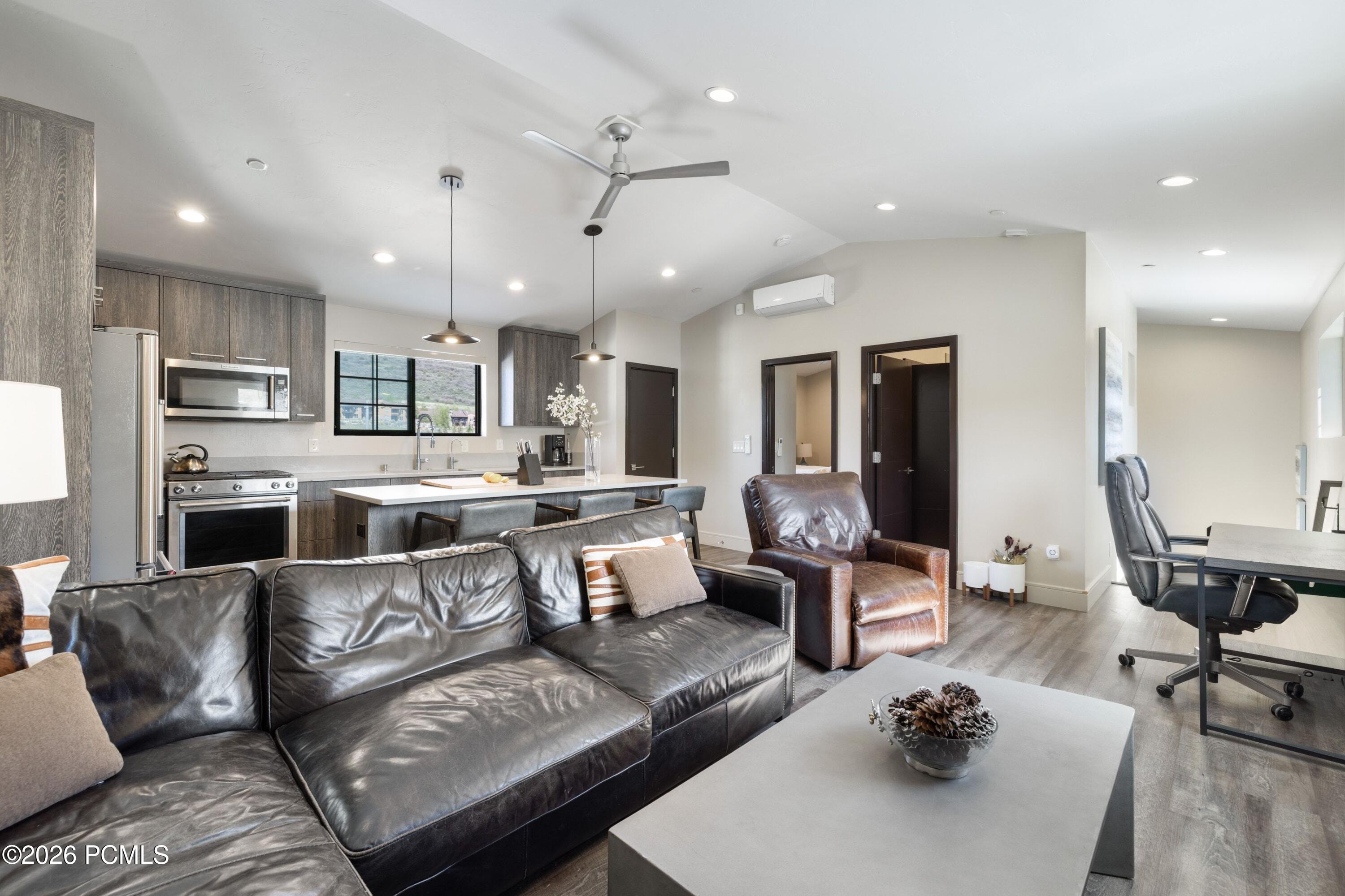 1200 W Lori Lane C15