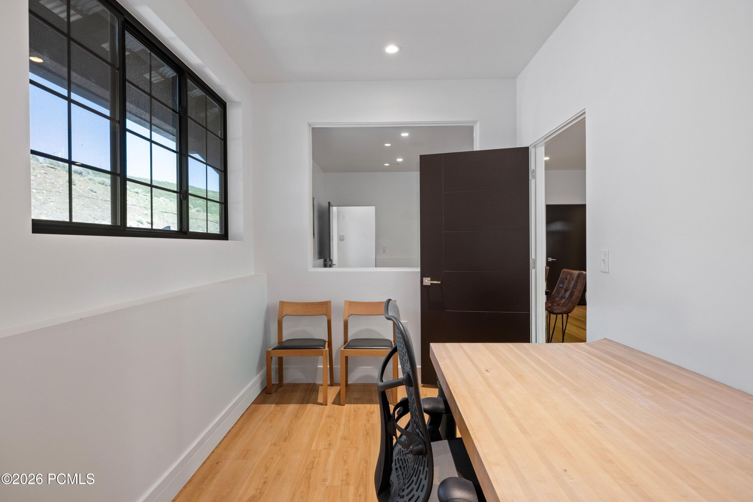 1200 W Lori Lane B7