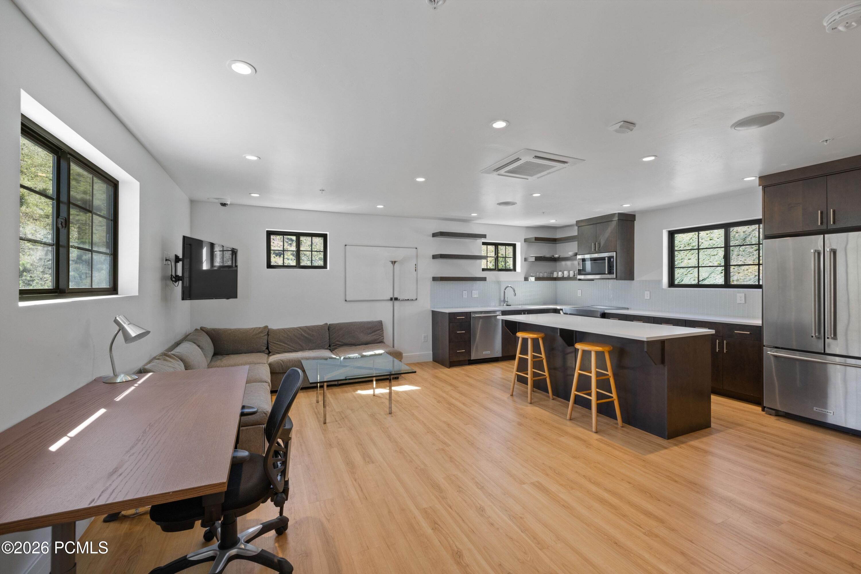 1200 W Lori Lane B7