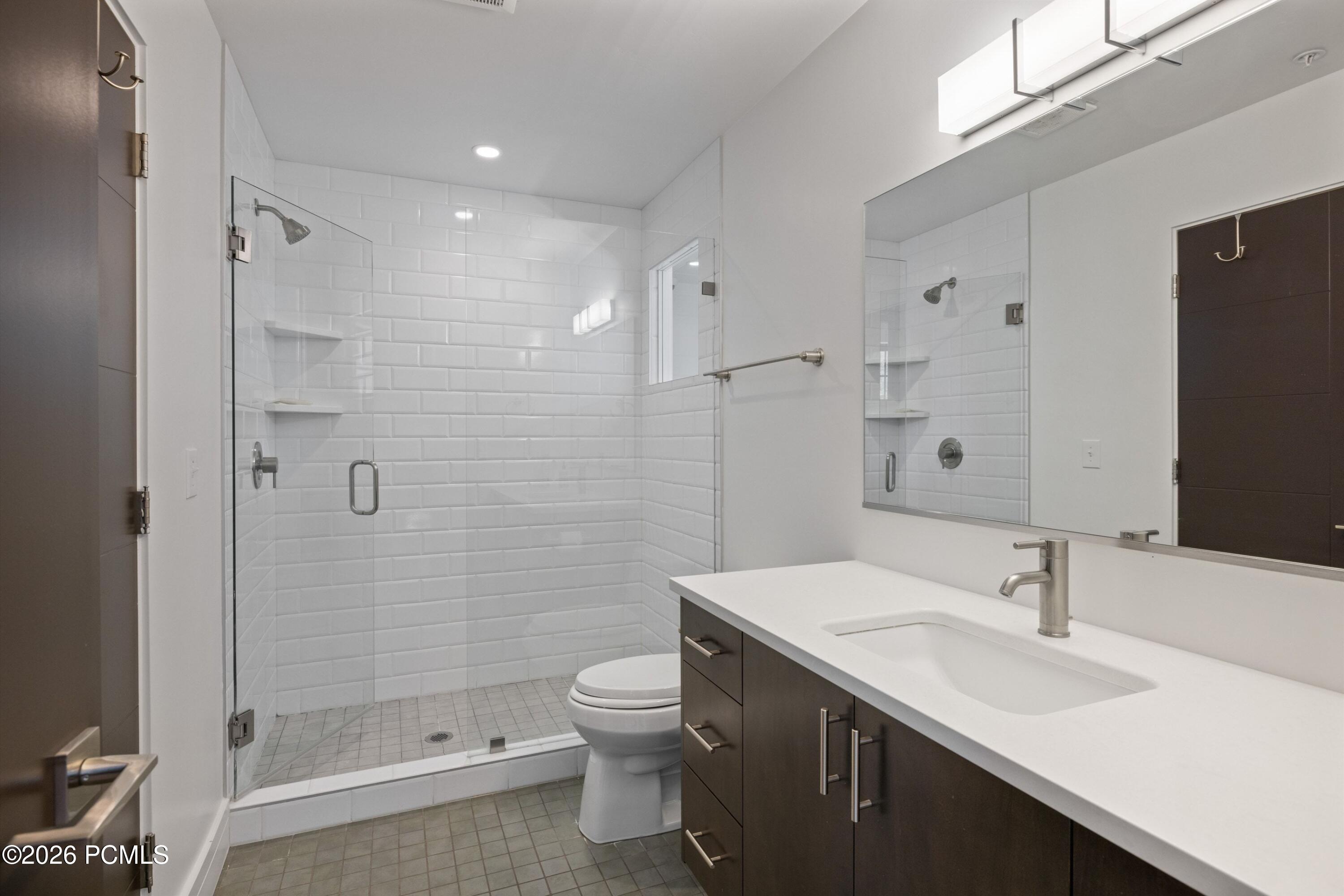1200 W Lori Lane B7
