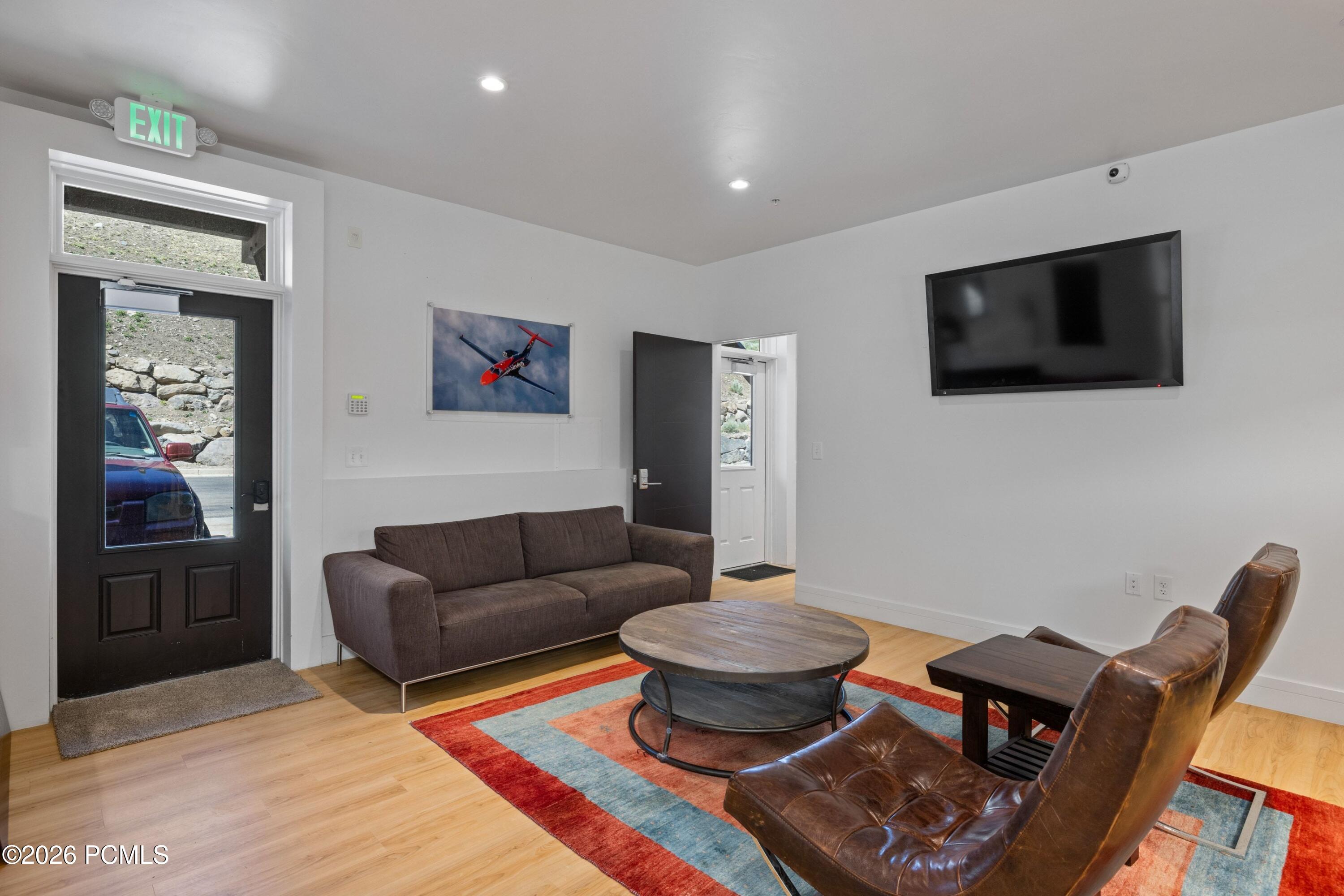 1200 W Lori Lane B7