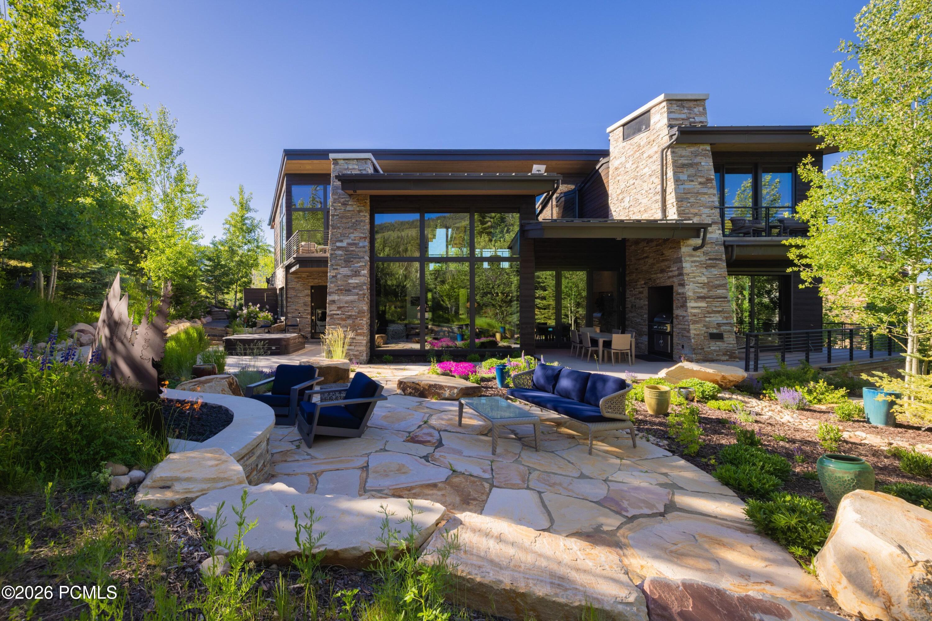 2237 Creek Crossing Loop