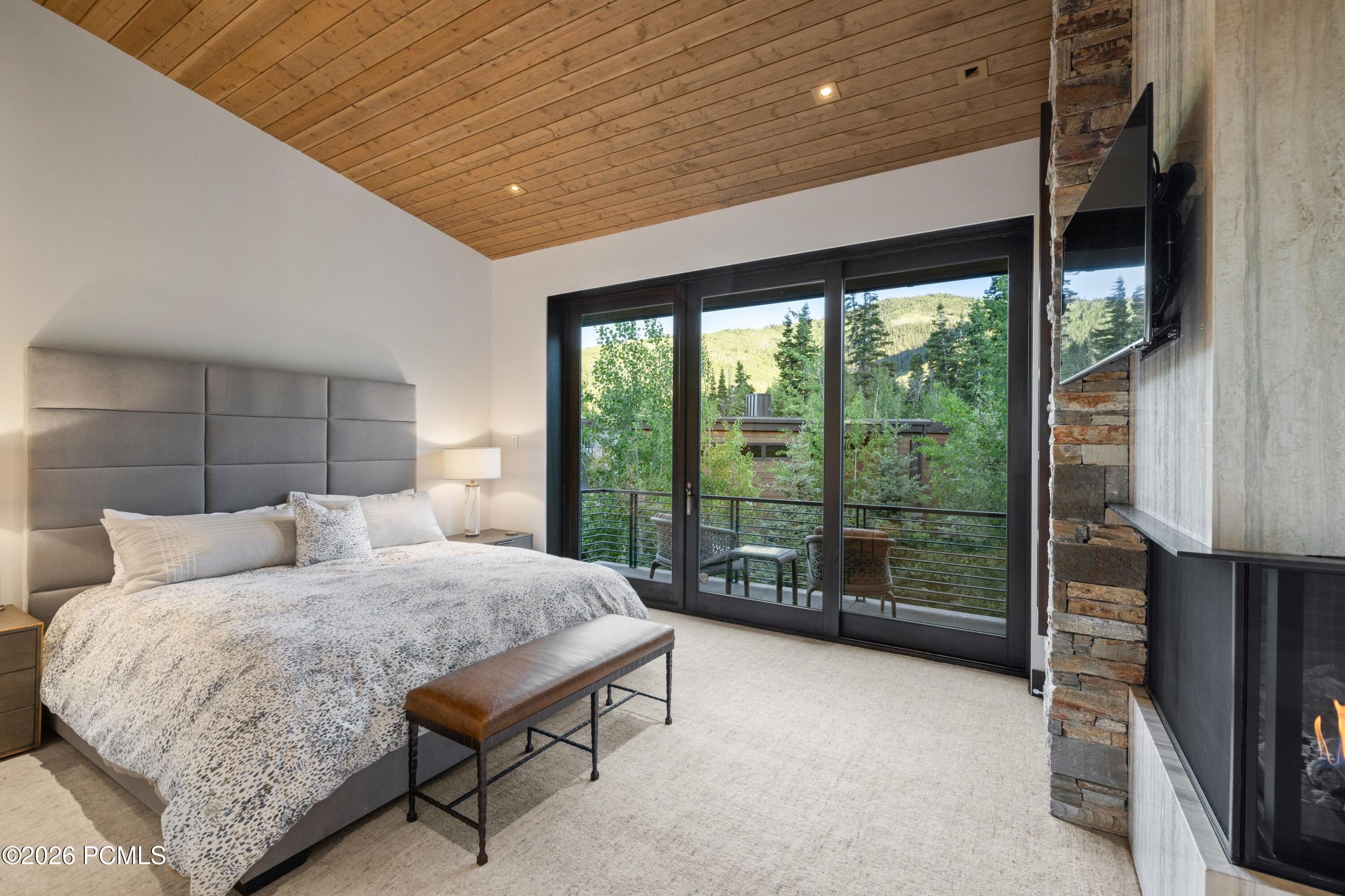2237 Creek Crossing Loop