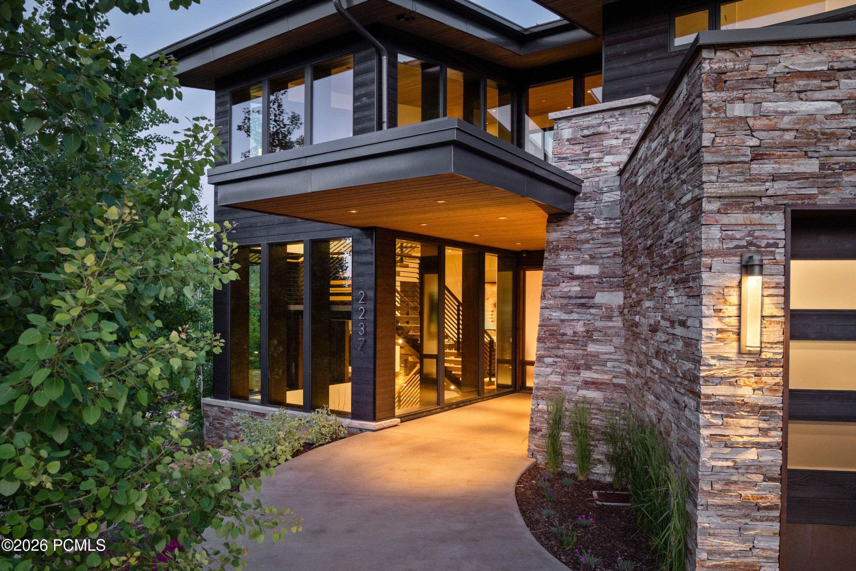 2237 Creek Crossing Loop