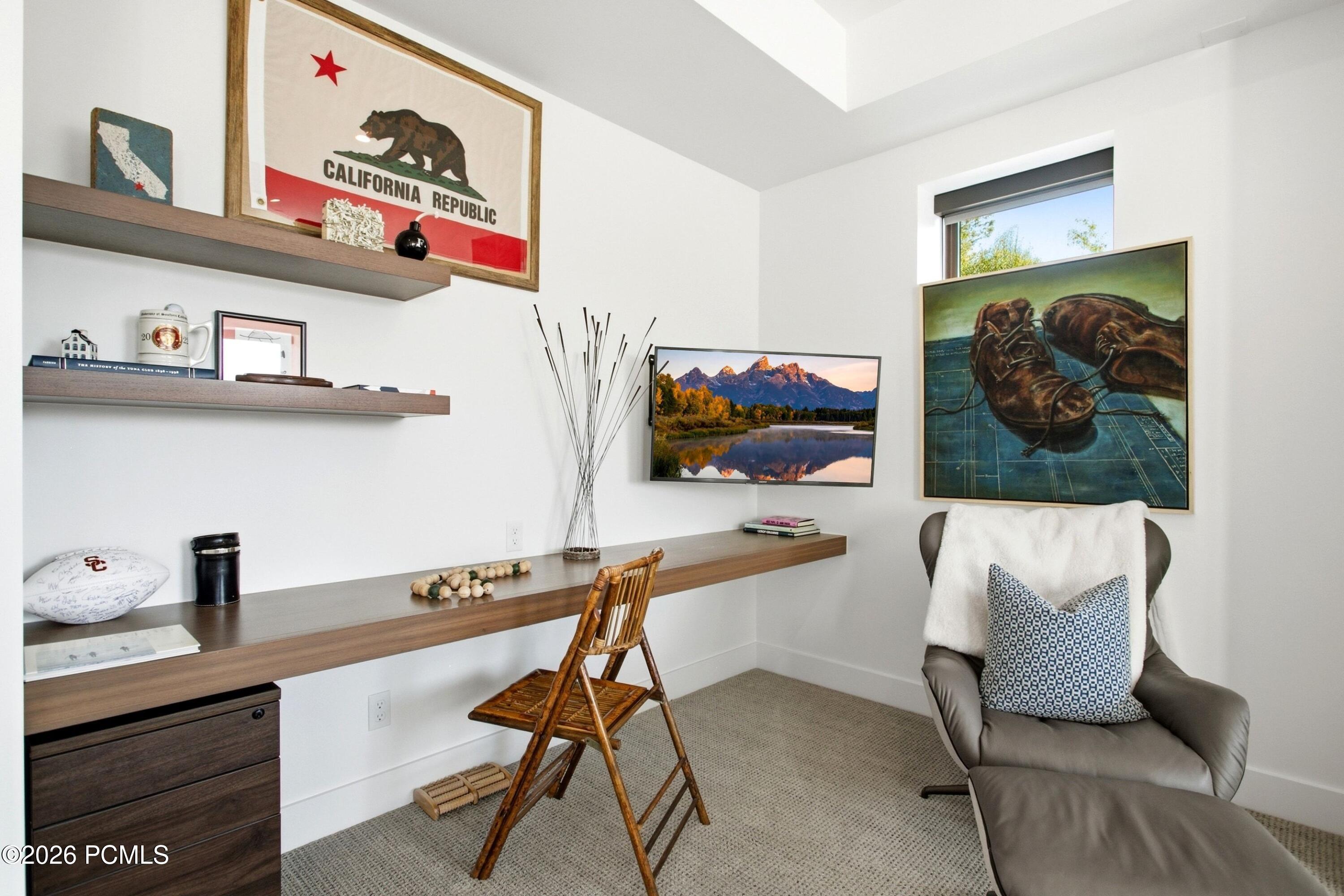 1163 W Red Fox Road