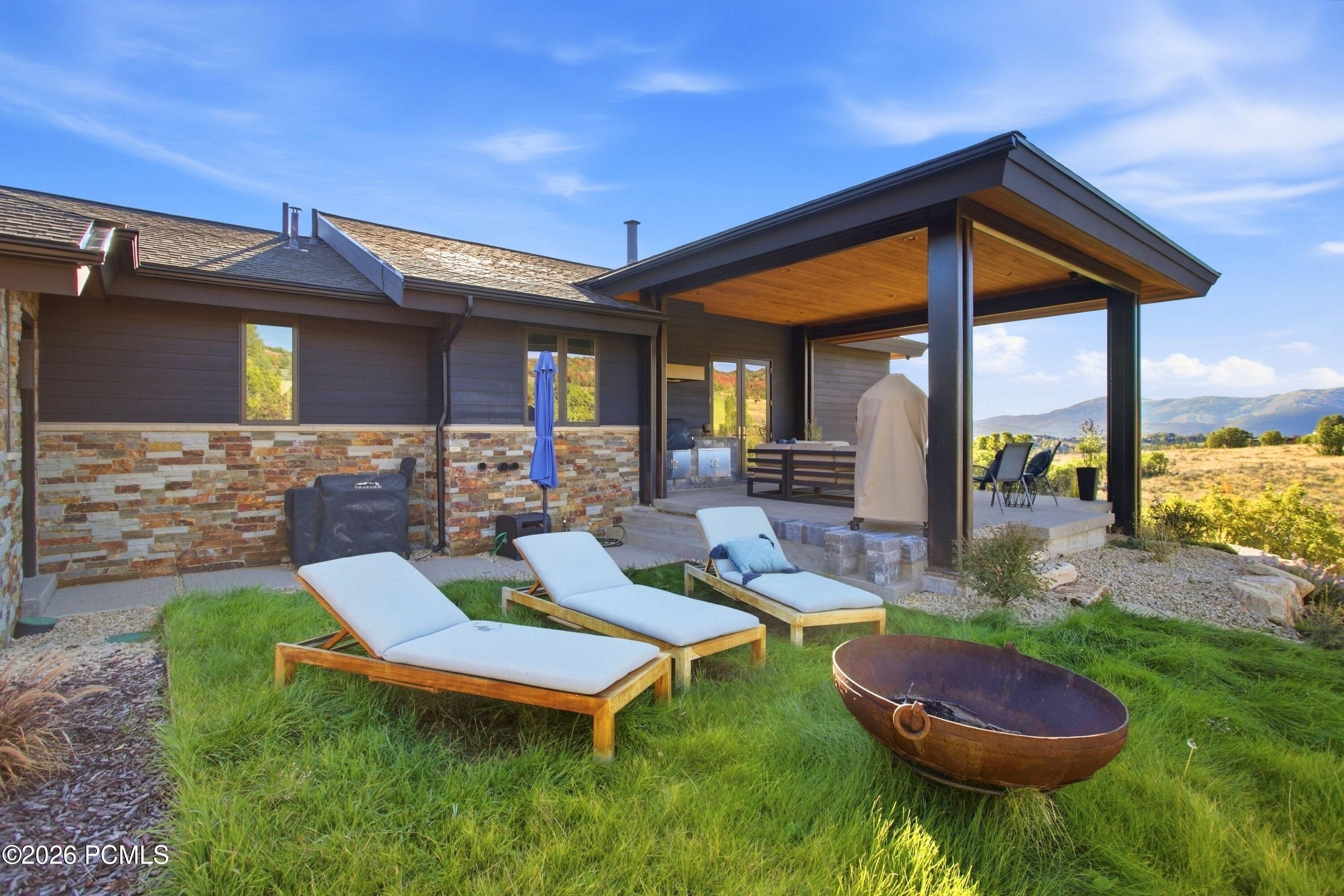 1163 W Red Fox Road