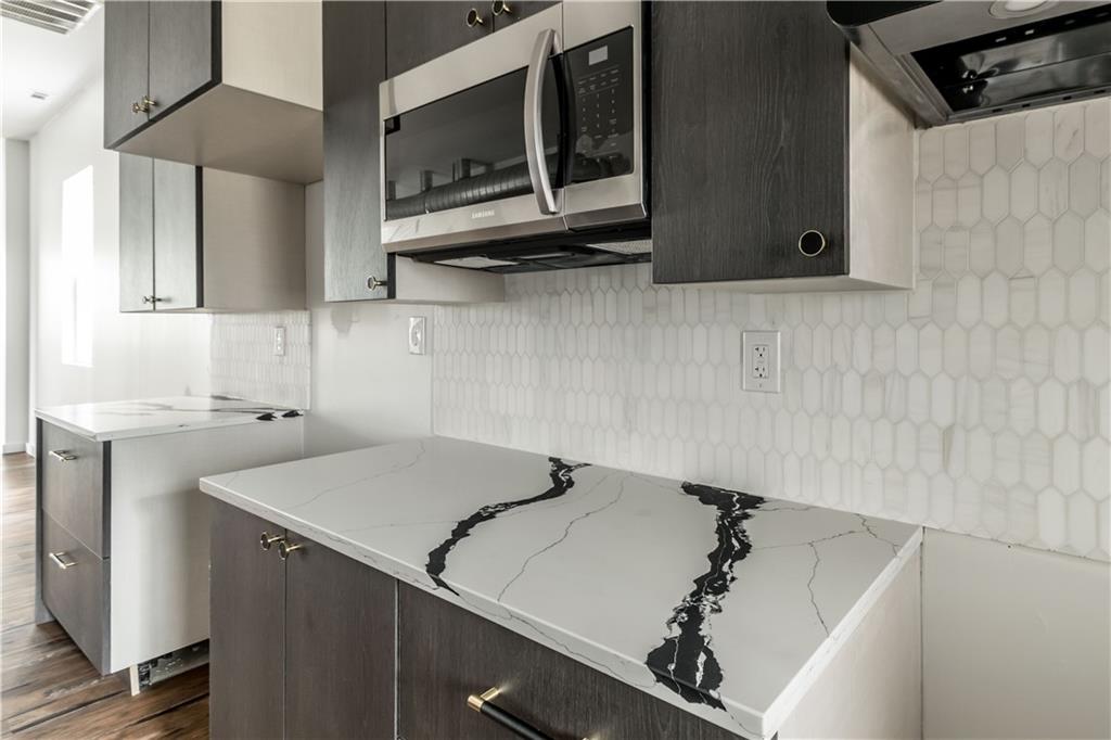 1121 N Beville Avenue