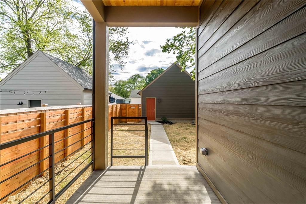 1121 N Beville Avenue