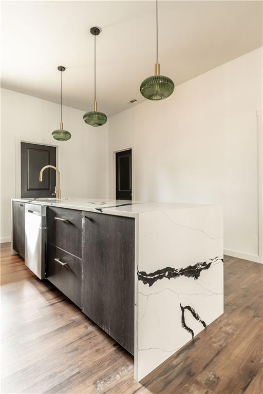 1121 N Beville Avenue