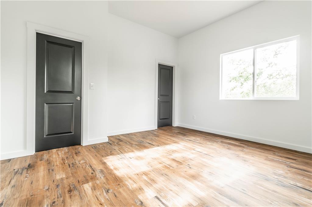 1121 N Beville Avenue