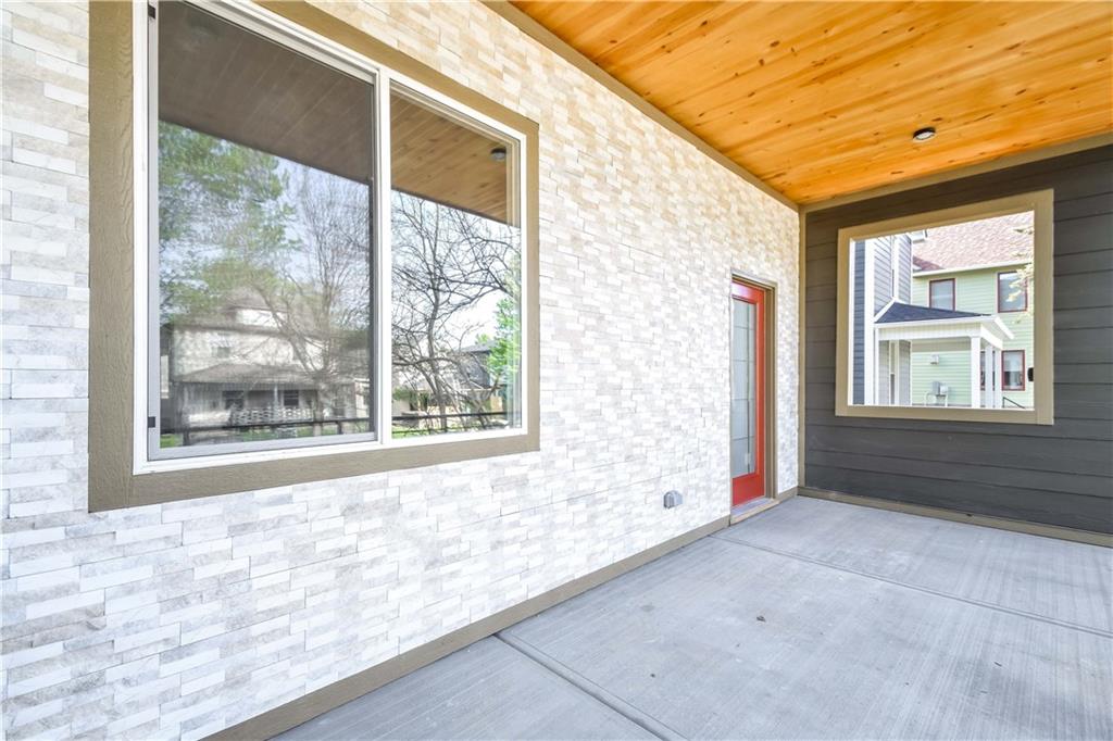 1121 N Beville Avenue