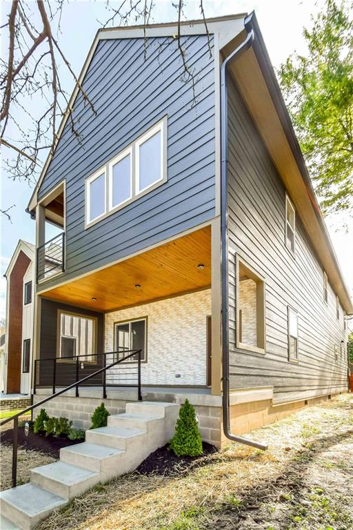 1121 N Beville Avenue