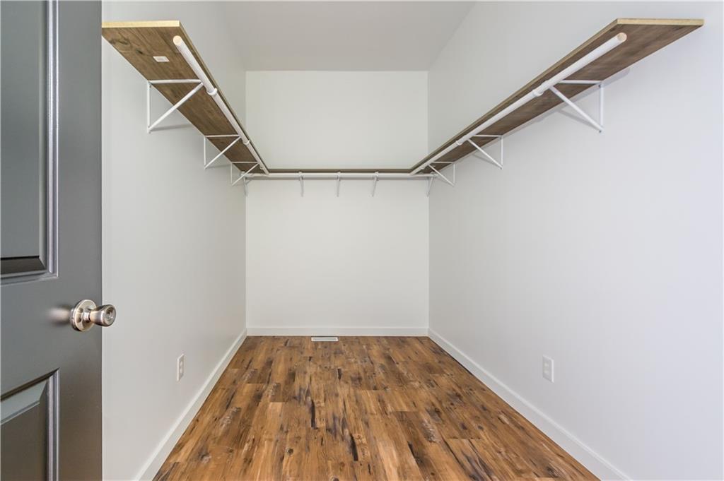 1121 N Beville Avenue