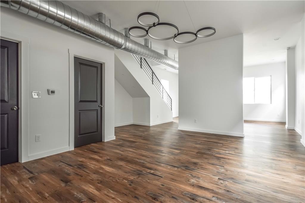 1121 N Beville Avenue