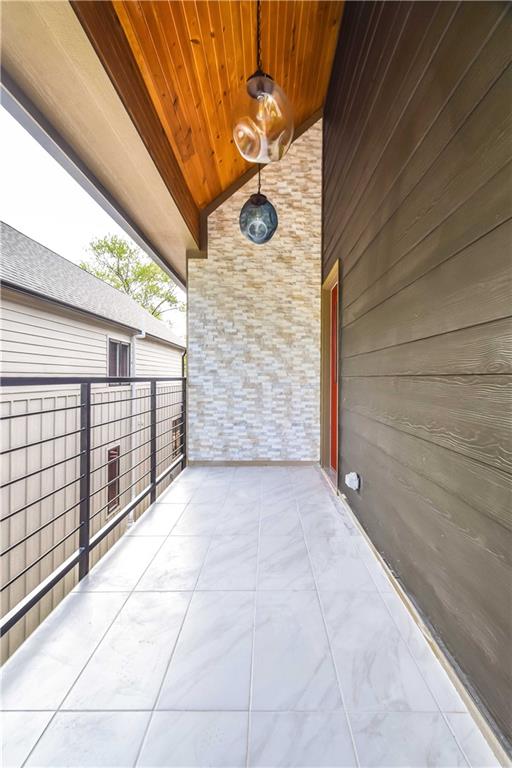 1121 N Beville Avenue