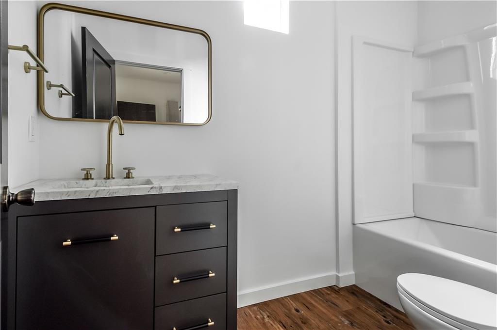 1121 N Beville Avenue