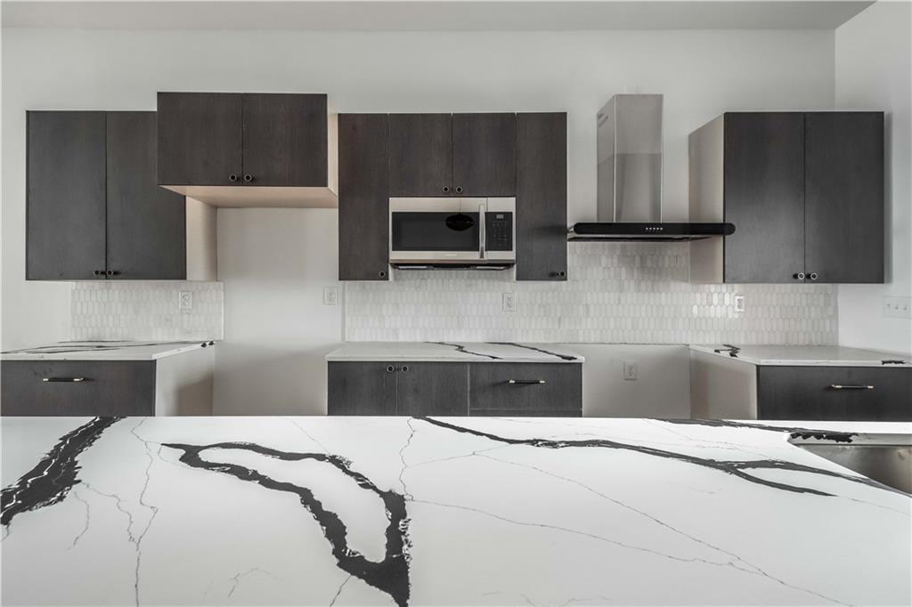 1121 N Beville Avenue