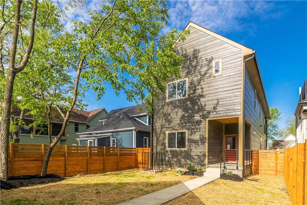 1121 N Beville Avenue