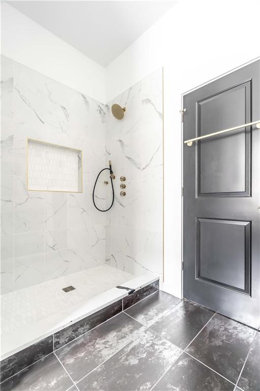 1121 N Beville Avenue