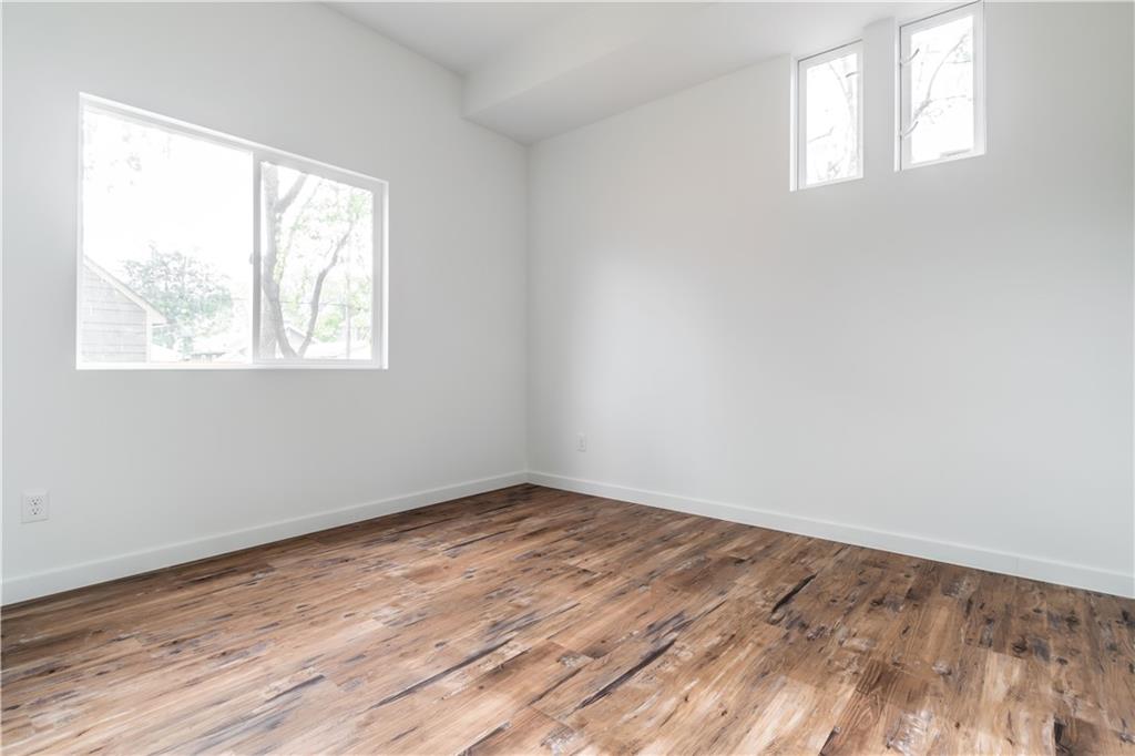 1121 N Beville Avenue