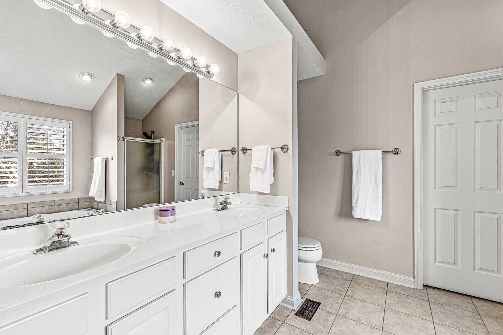 4160 First Flight Circle