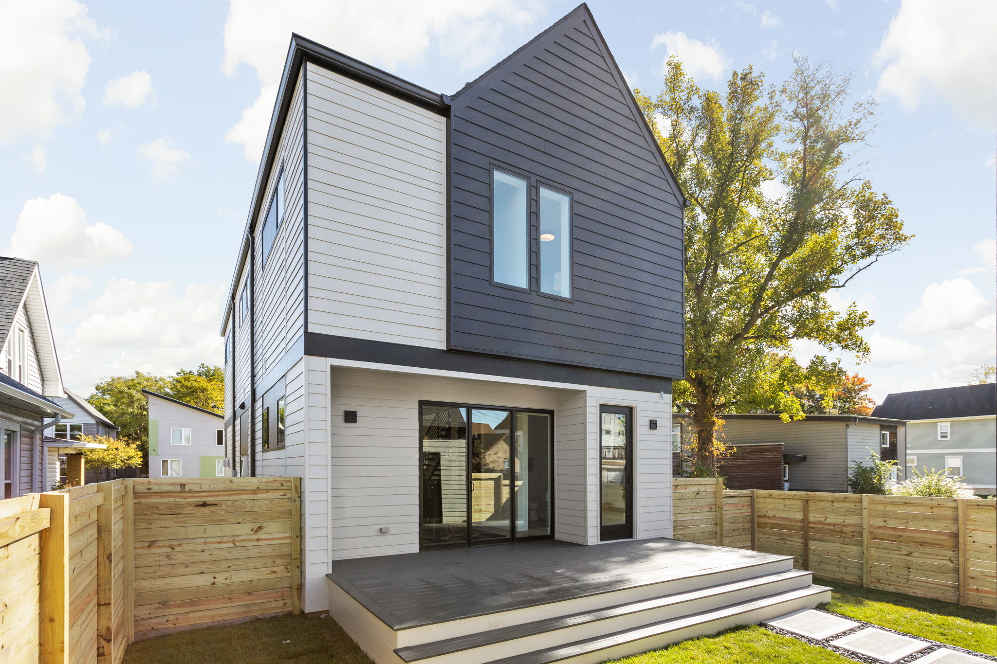 2004 Bellefontaine Street