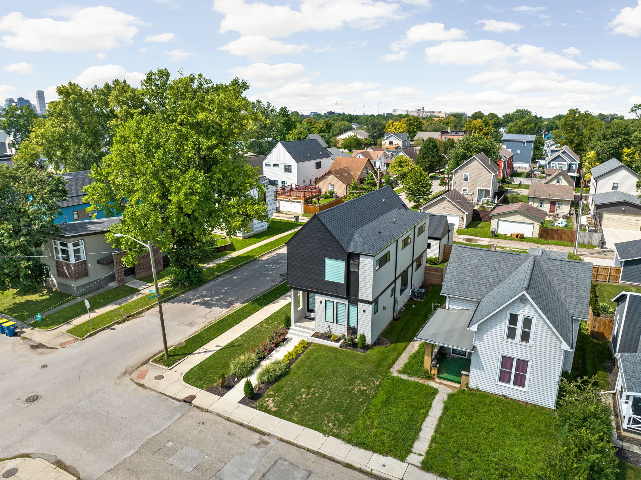 2004 Bellefontaine Street