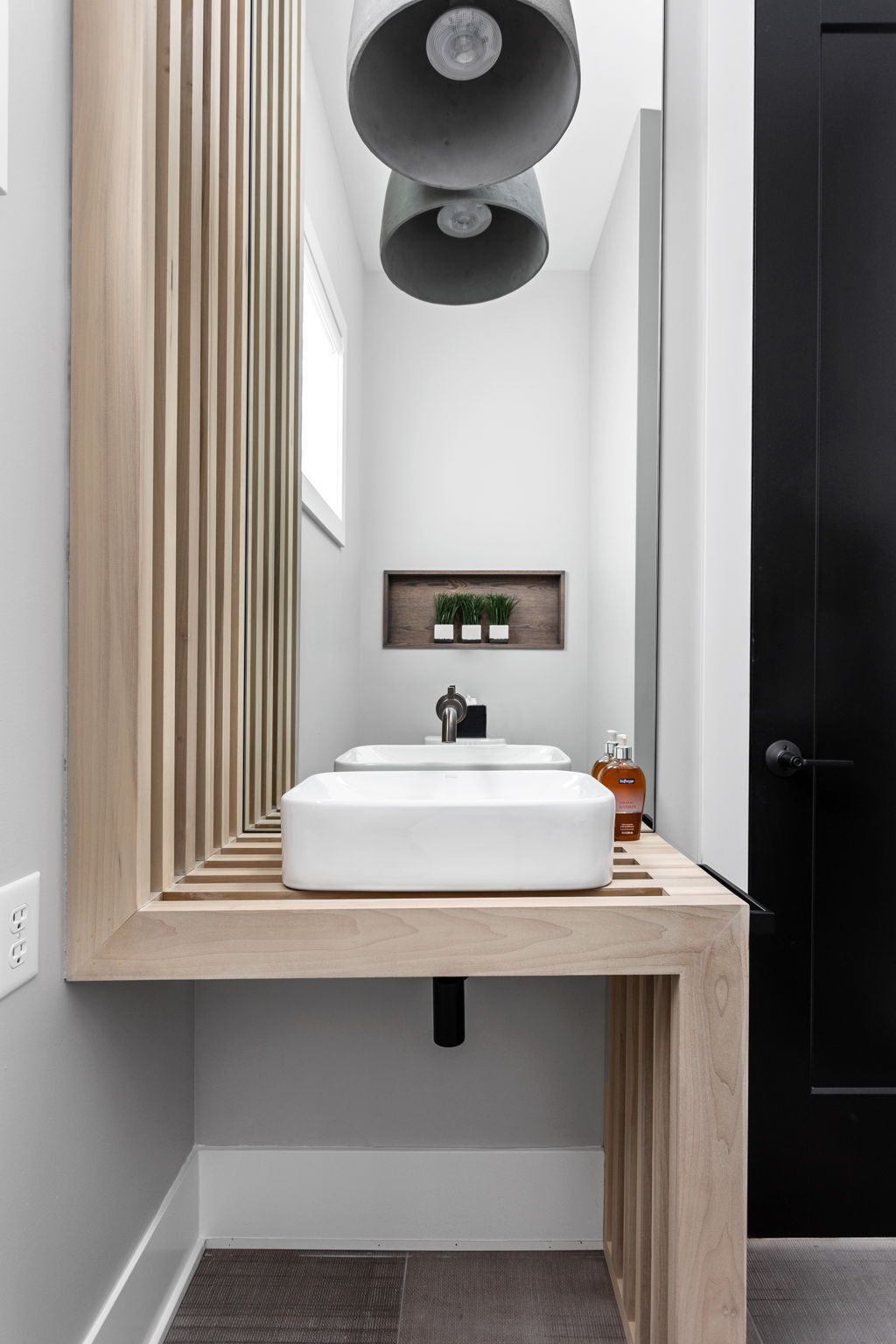 2004 Bellefontaine Street