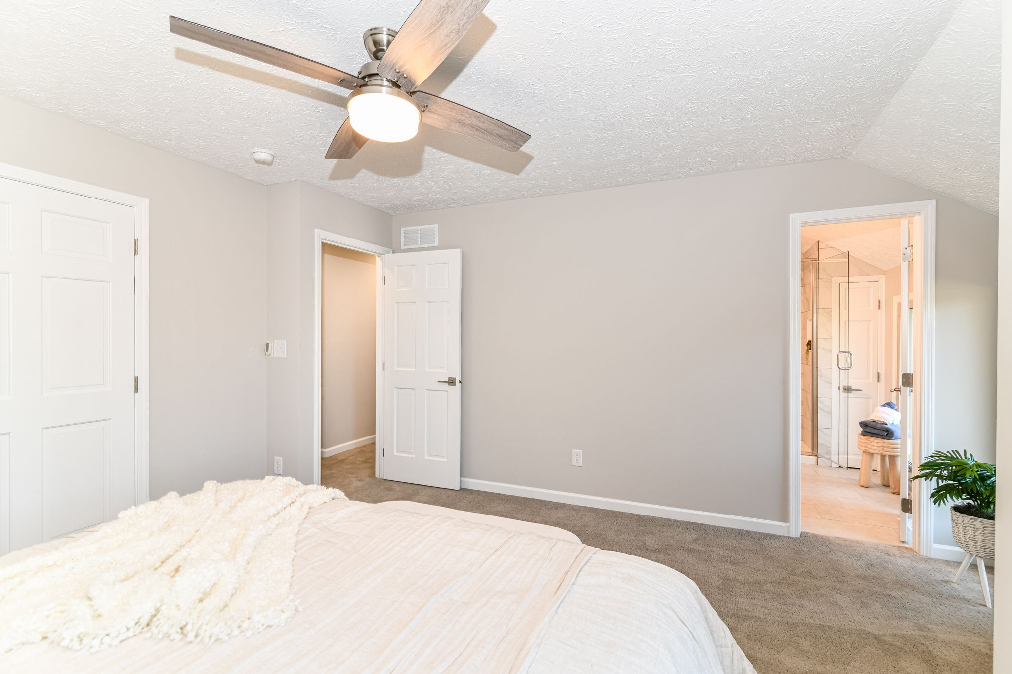 13687 Oak Ridge Road