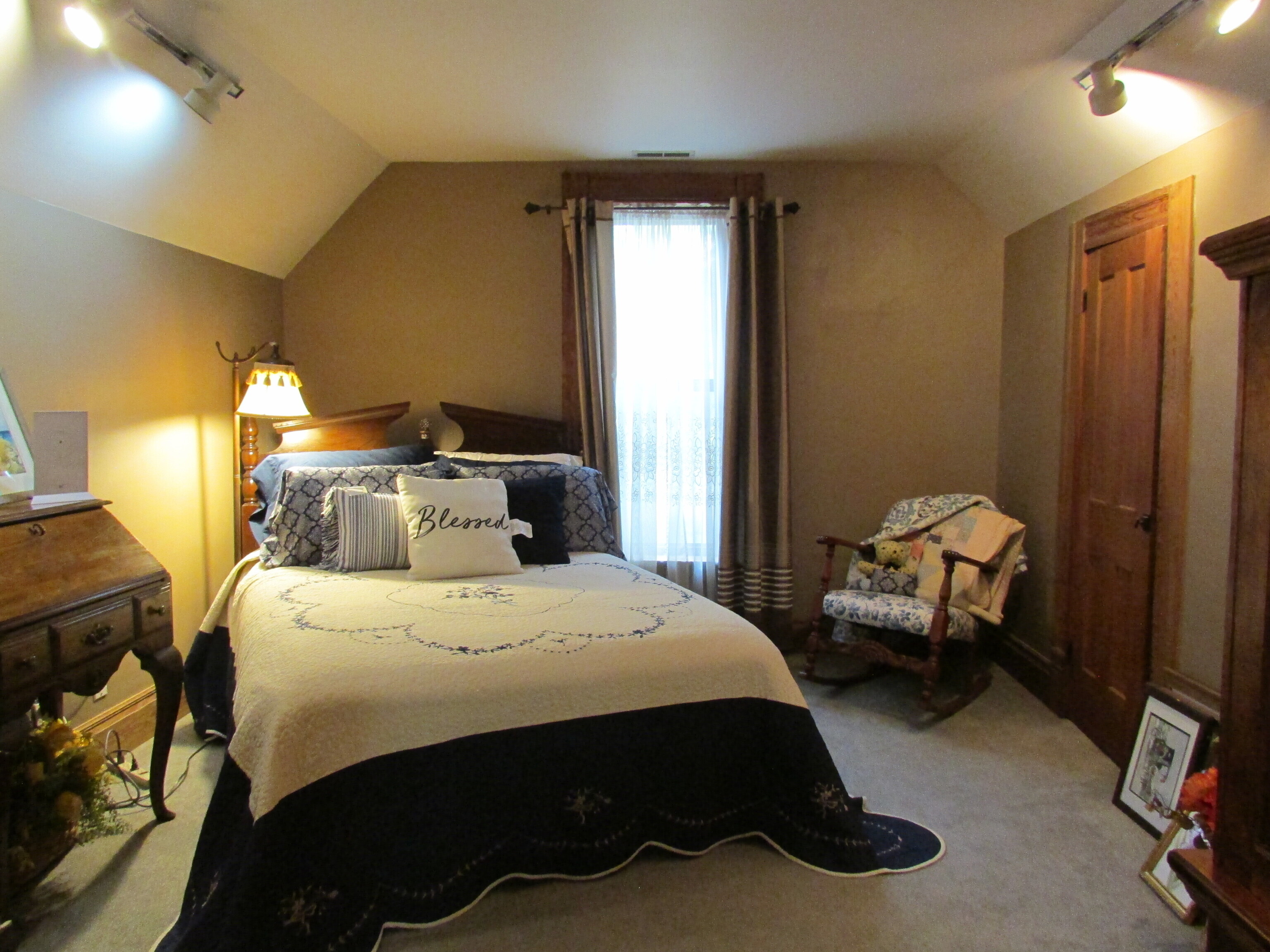 2520 W Blubaugh Avenue