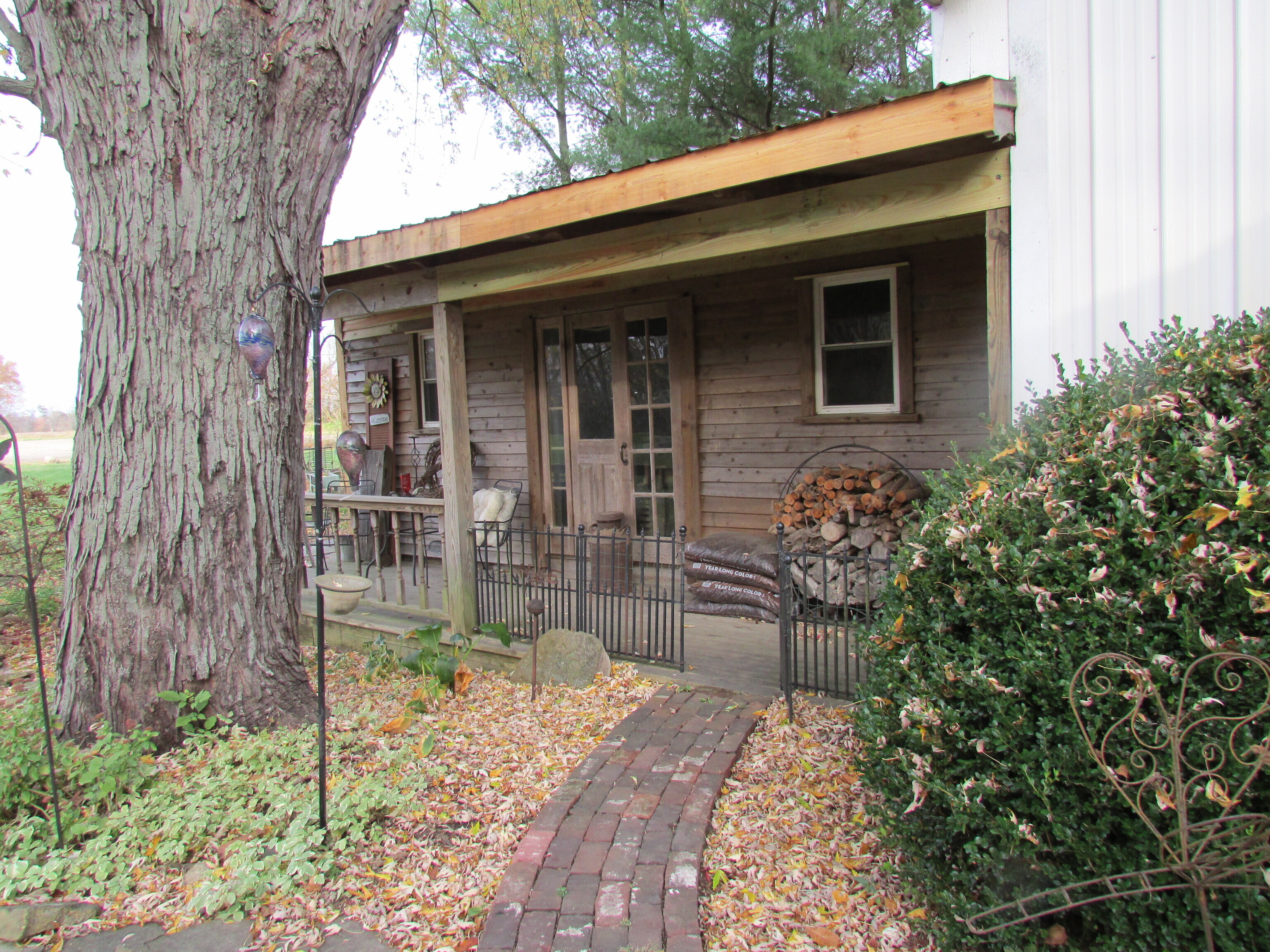 2520 W Blubaugh Avenue