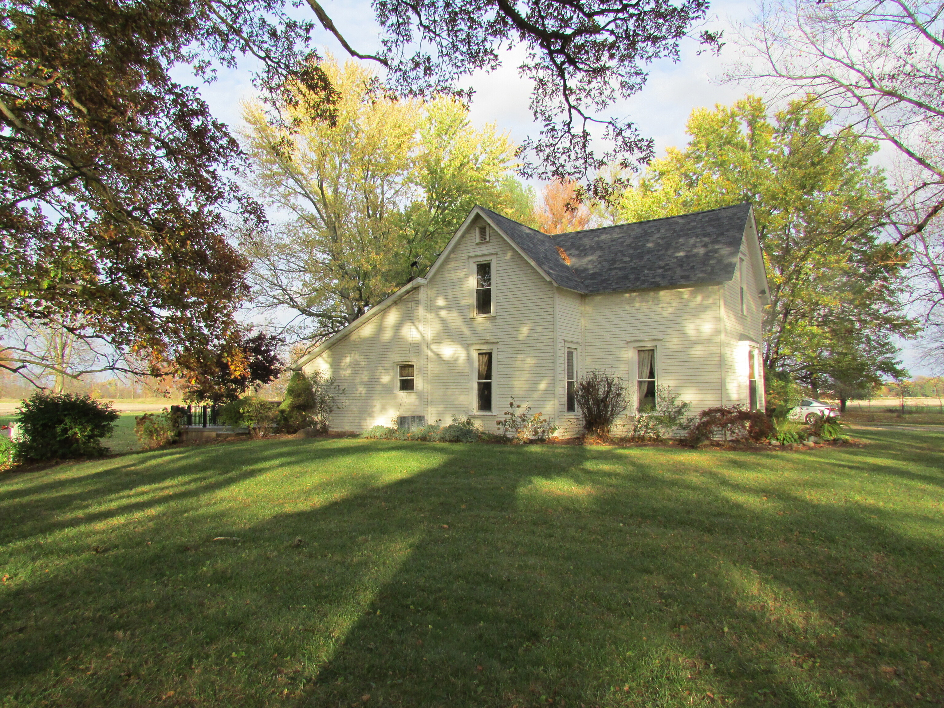 2520 W Blubaugh Avenue