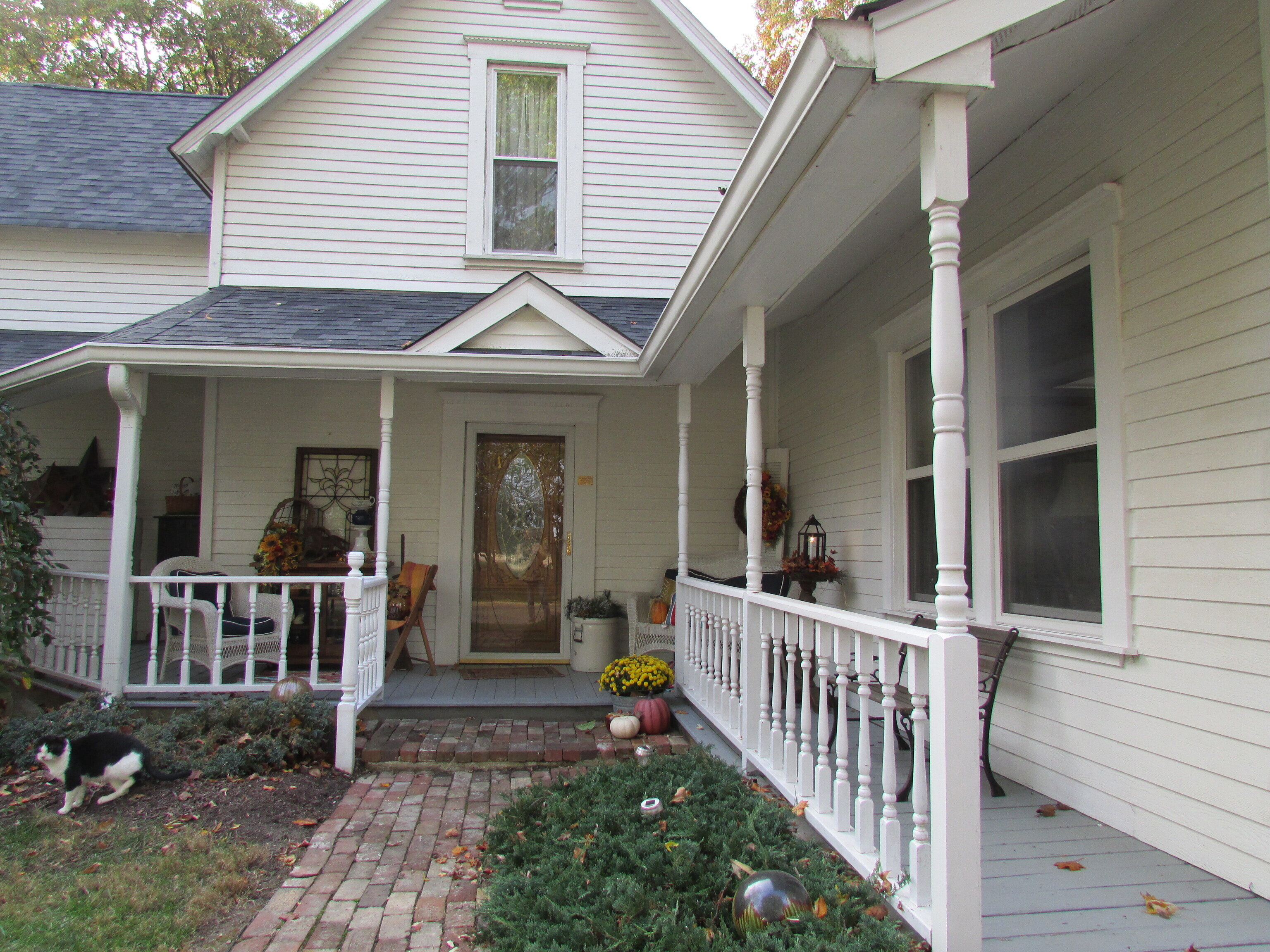 2520 W Blubaugh Avenue