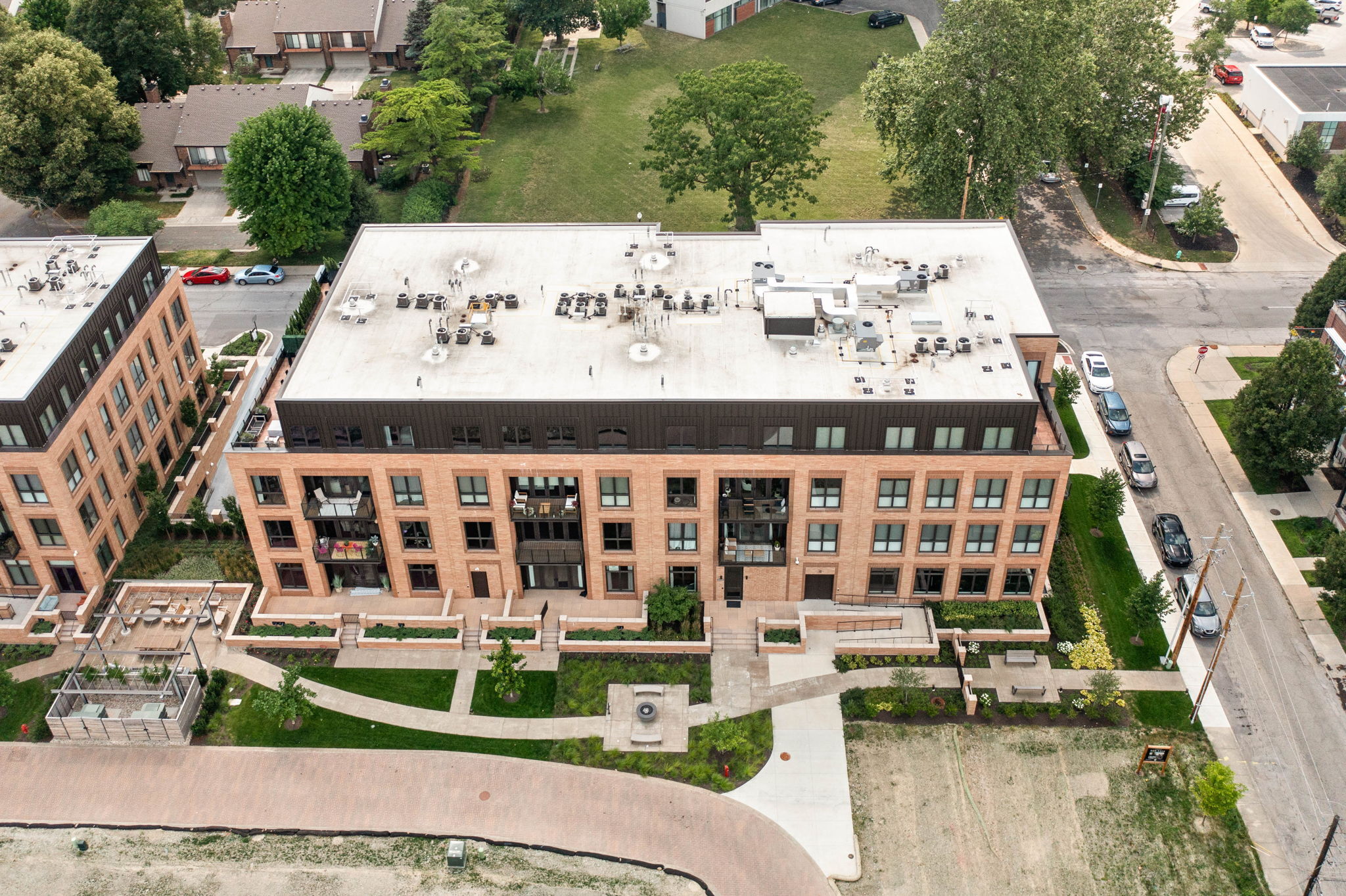 877 N East Street Unit: 201