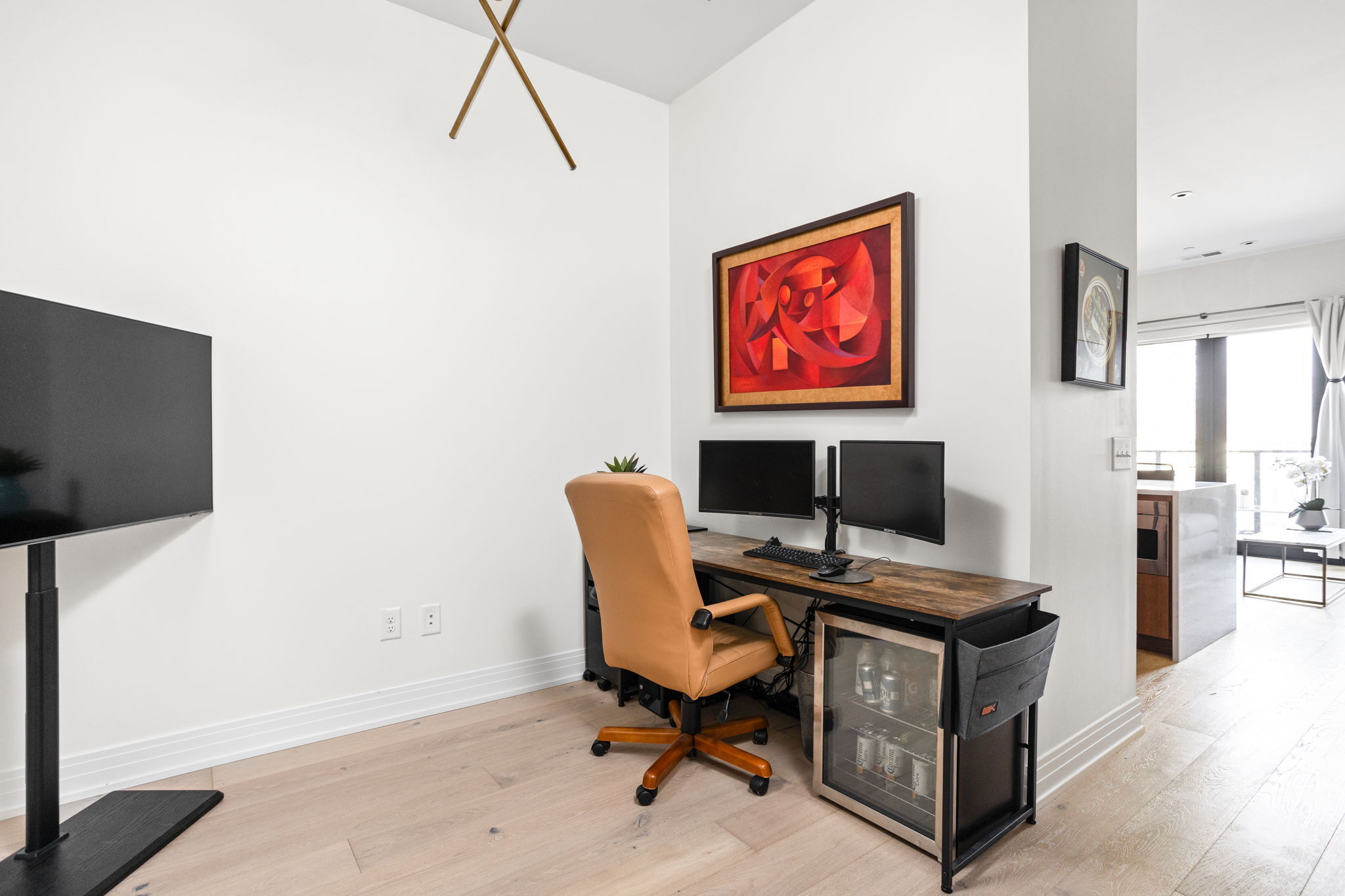 877 N East Street Unit: 201