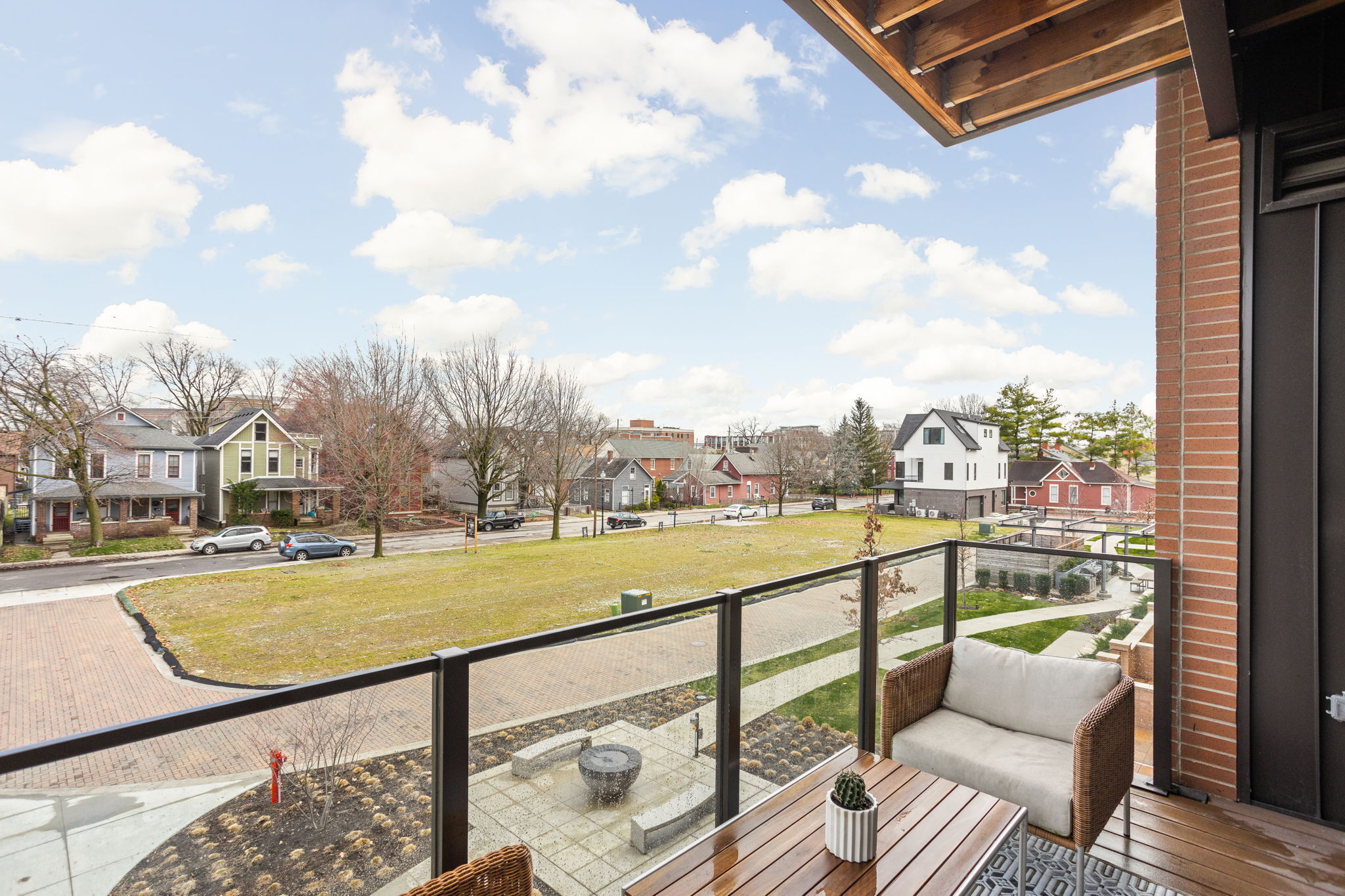 877 N East Street Unit: 201