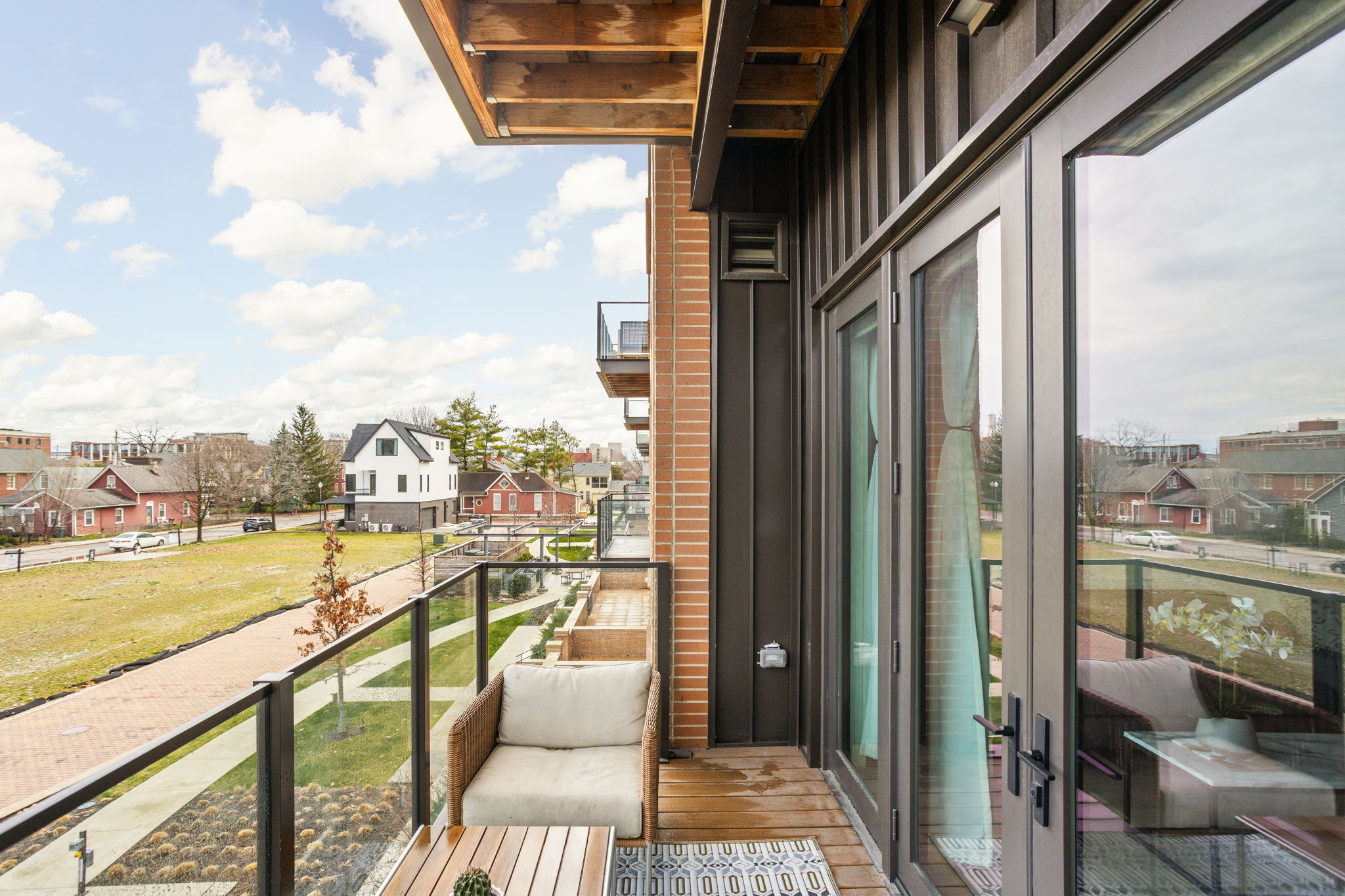 877 N East Street Unit: 201