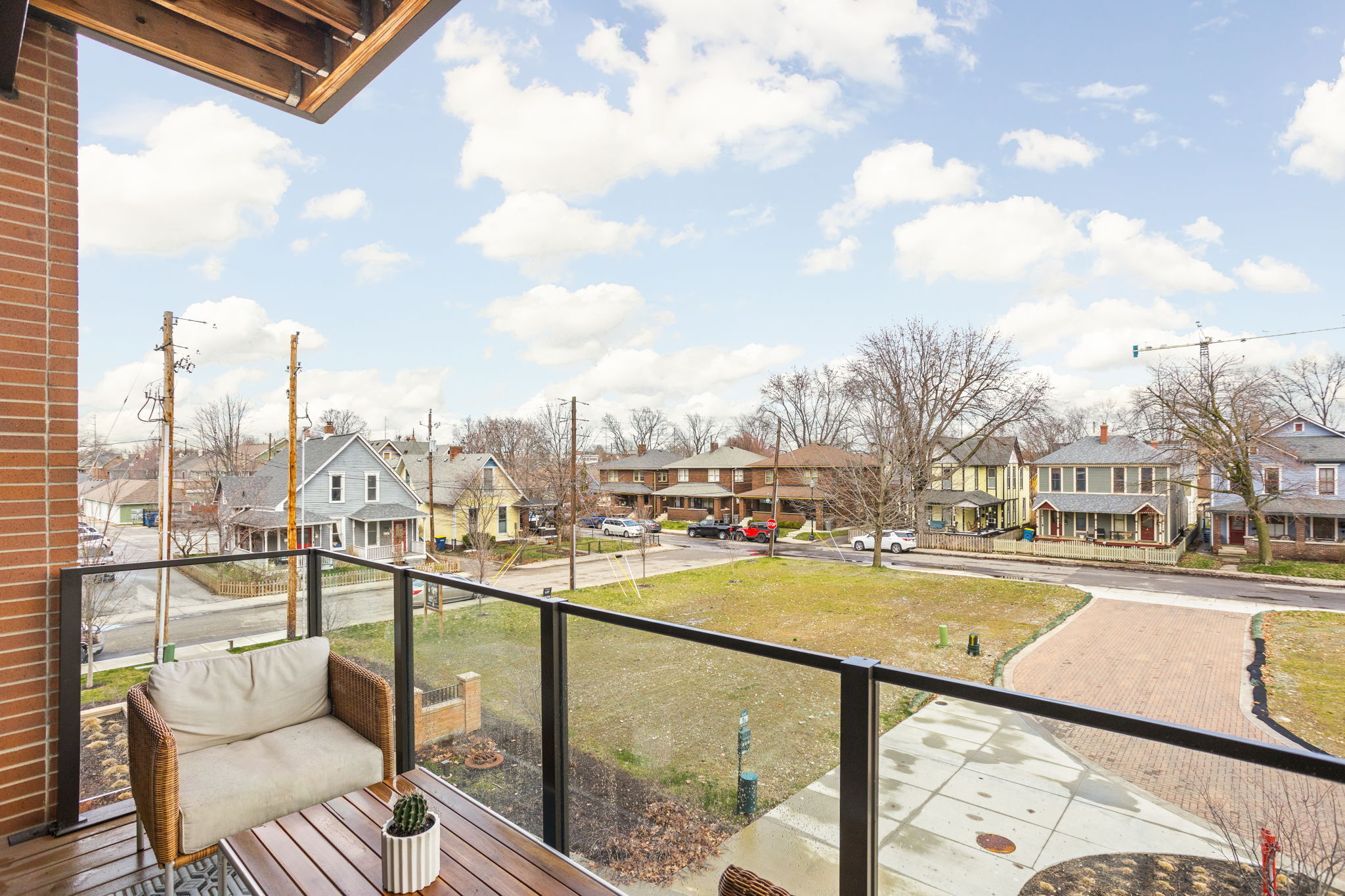 877 N East Street Unit: 201