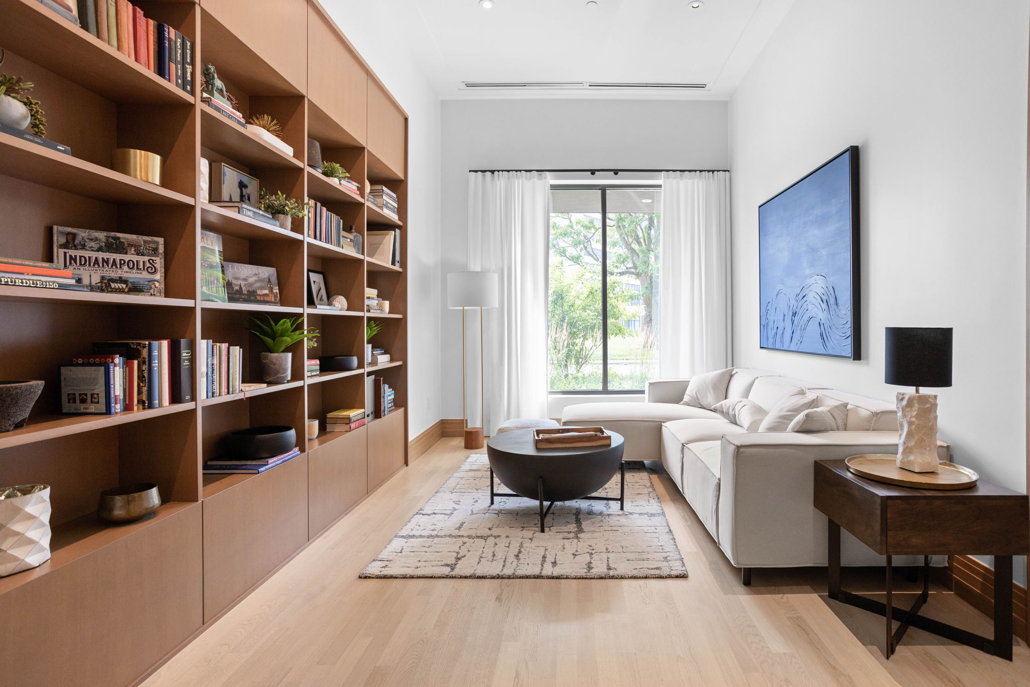 877 N East Street Unit: 201