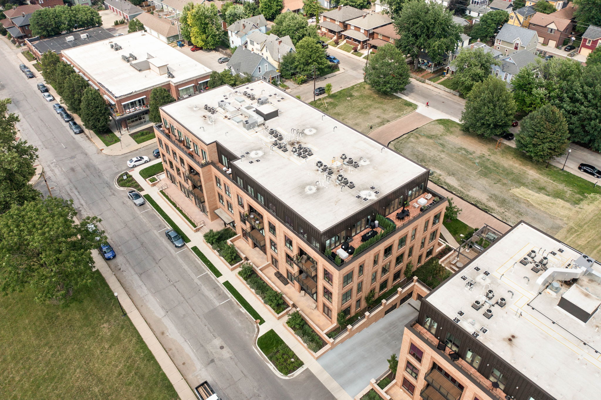 877 N East Street Unit: 201