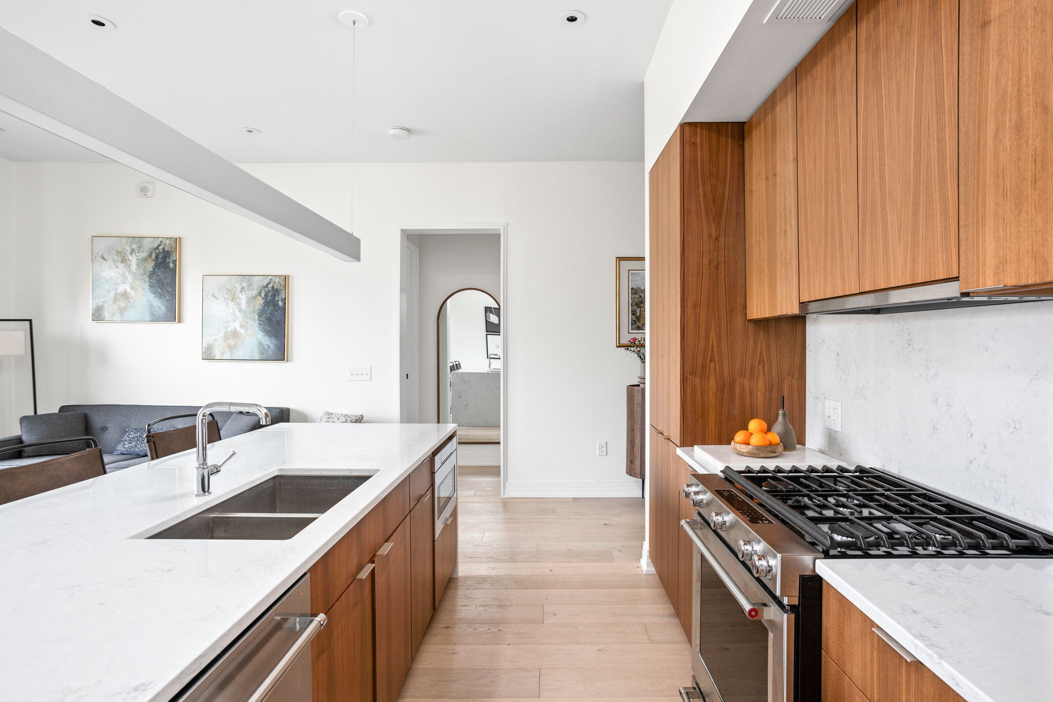 877 N East Street Unit: 201