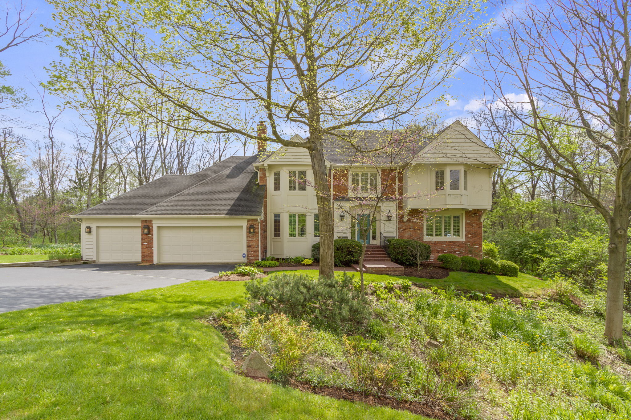 885 Sugarbush Ridge